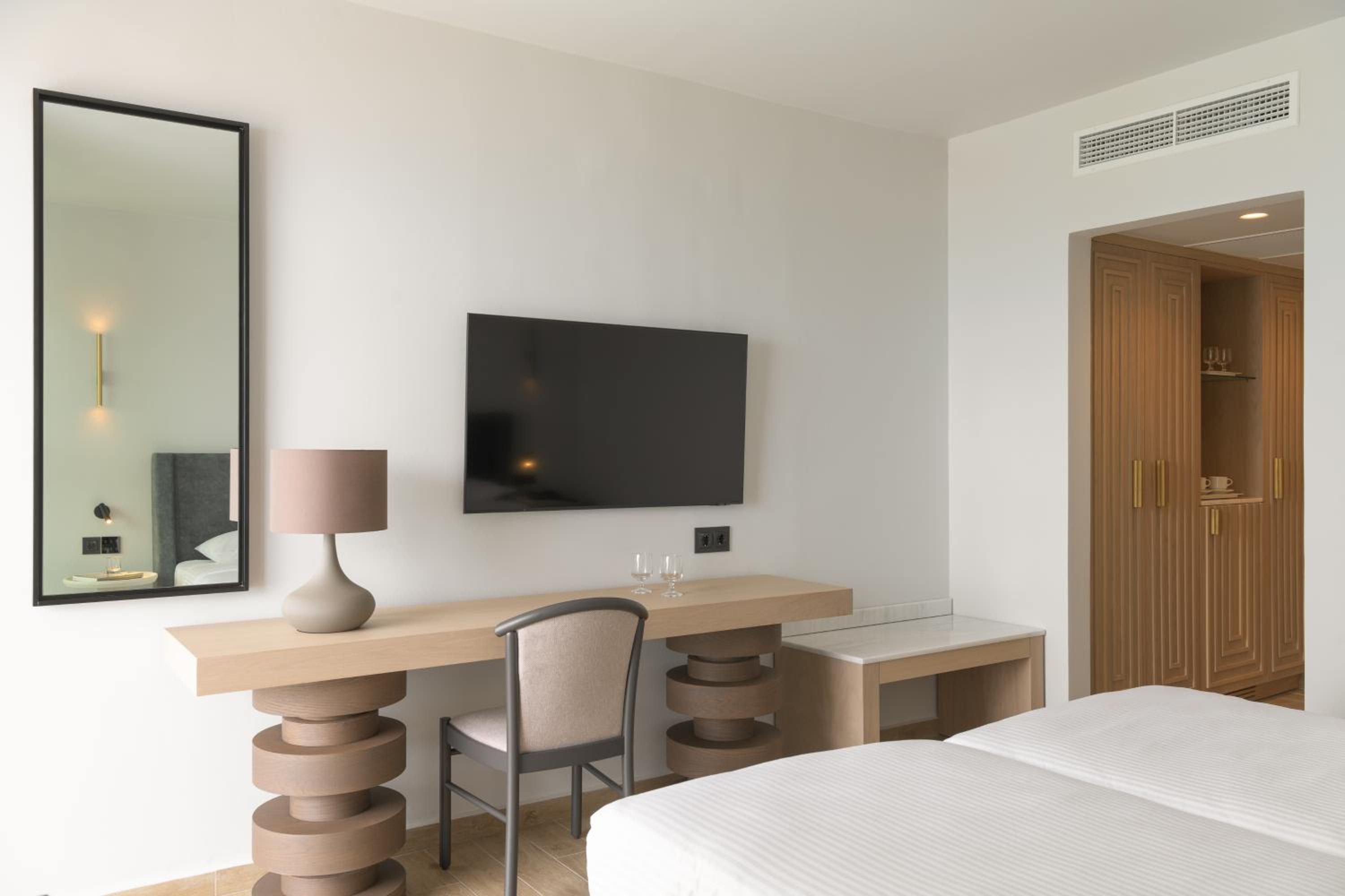 Superior Double Room with Private Pool - Photo 3