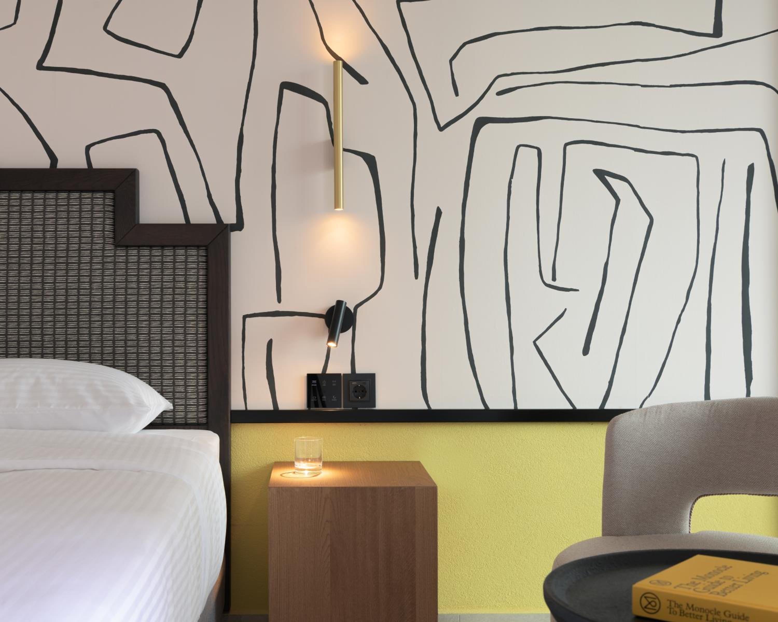 Double or Twin Room with Sea View - Photo 8