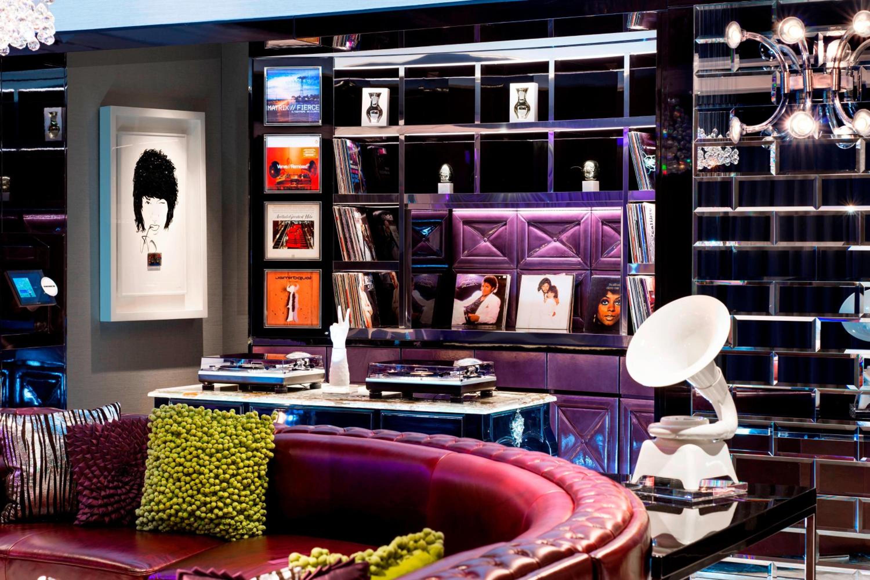 Penthouse, 1 Bedroom Presidential Suite, 1 Super King Bed, Balcony, Top Floor, Private Outdoor Pool photo 2