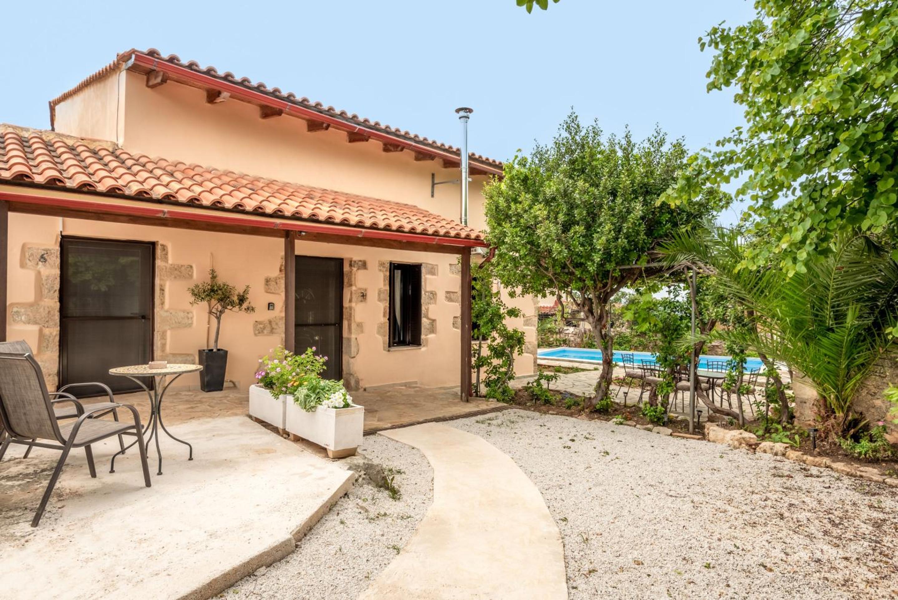 Three-Bedroom Villa photo 2