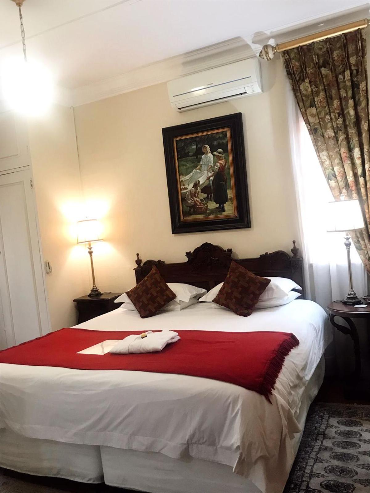 Double or Twin Room with Bathroom photo 1