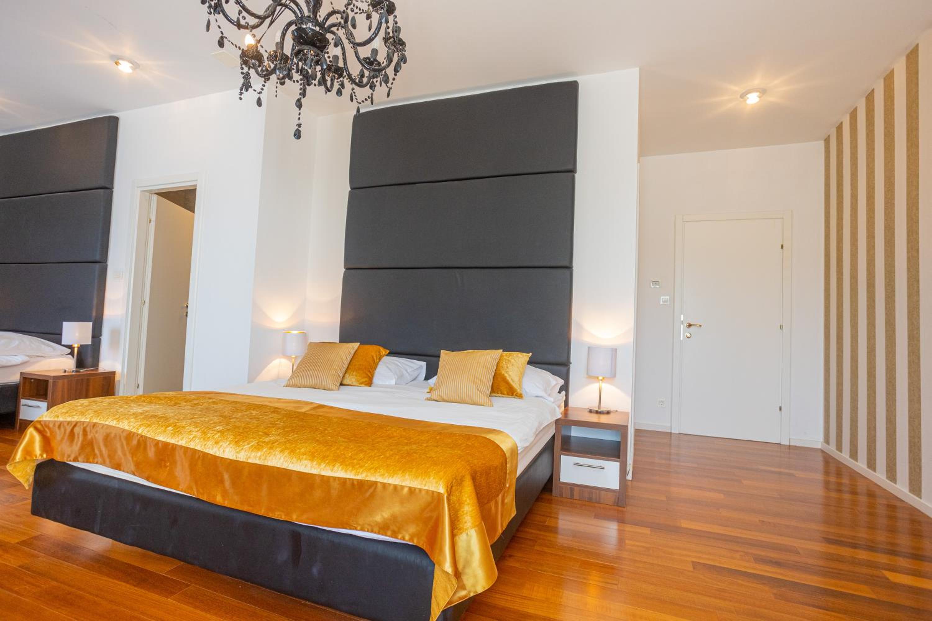 Deluxe Quadruple Room with Balcony and Sea View photo 2