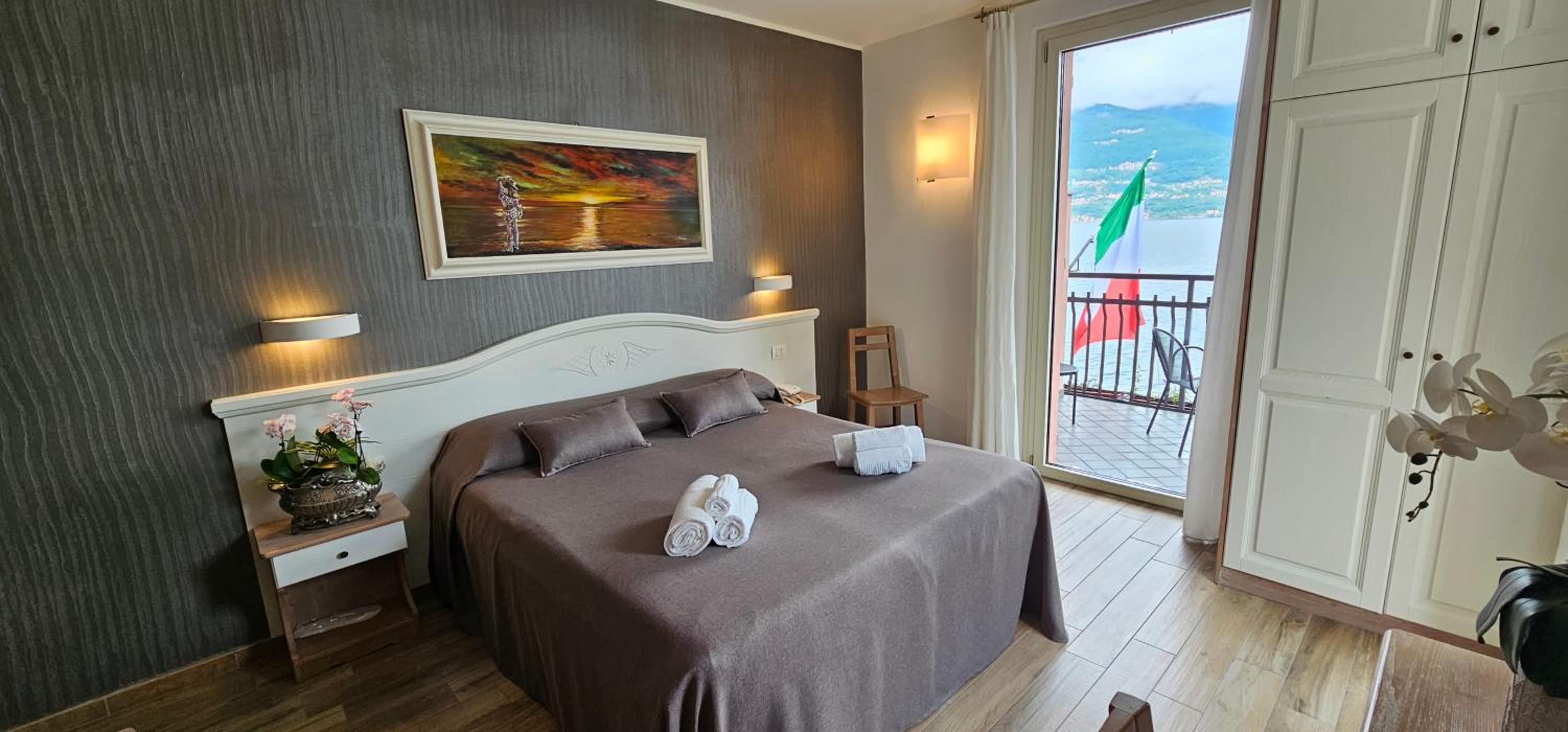 Superior King Room - Photo 19