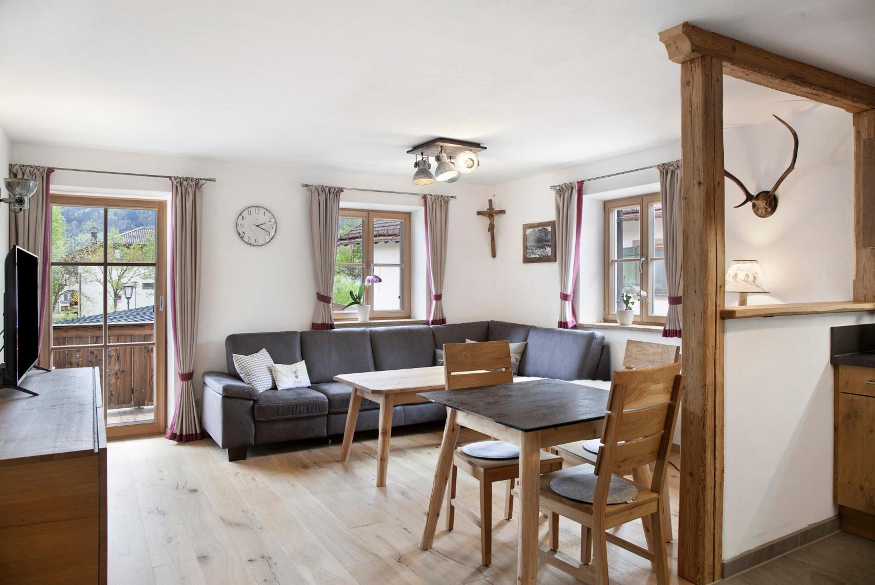 Superior One-Bedroom Apartment with Balcony