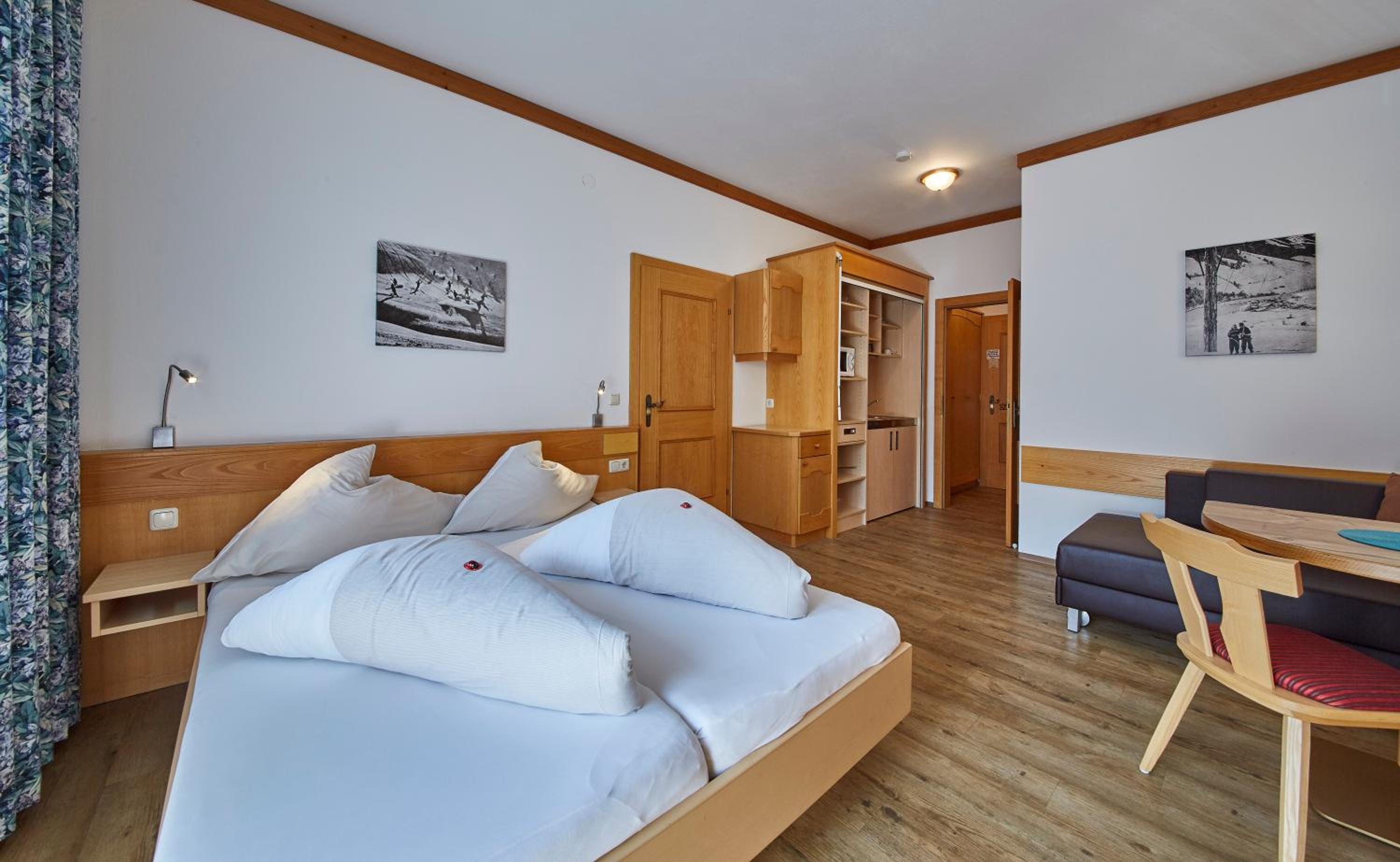 Apartment with Balcony photo 1