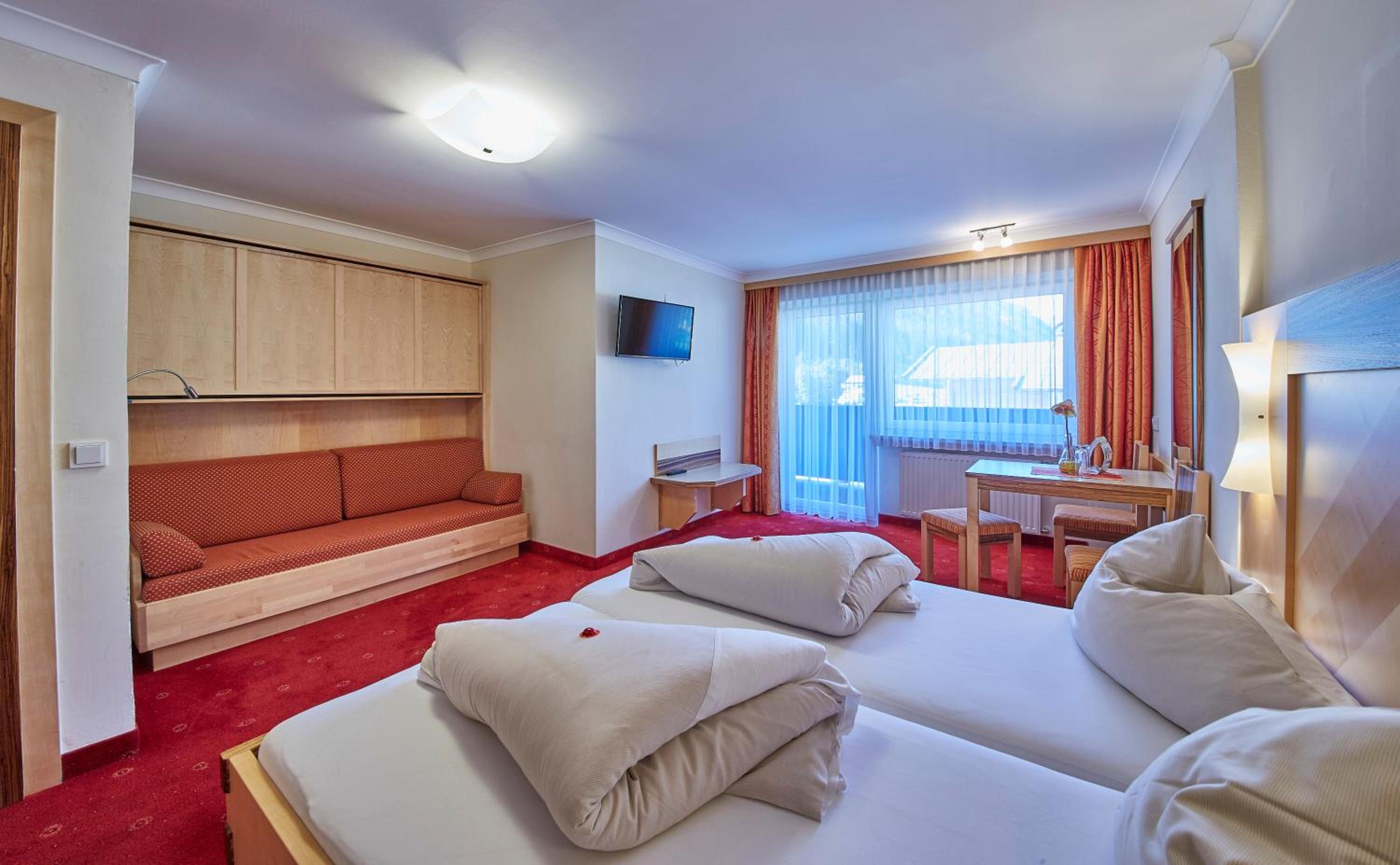 Double Room with Balcony photo 2