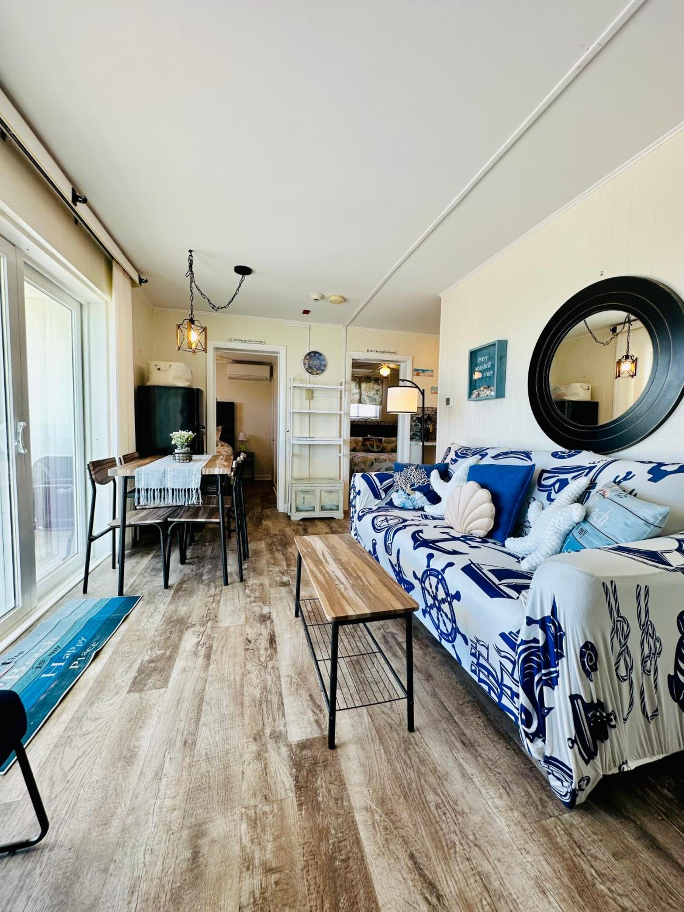 Deluxe Two-Bedroom Apartment - Oceanfront photo 2