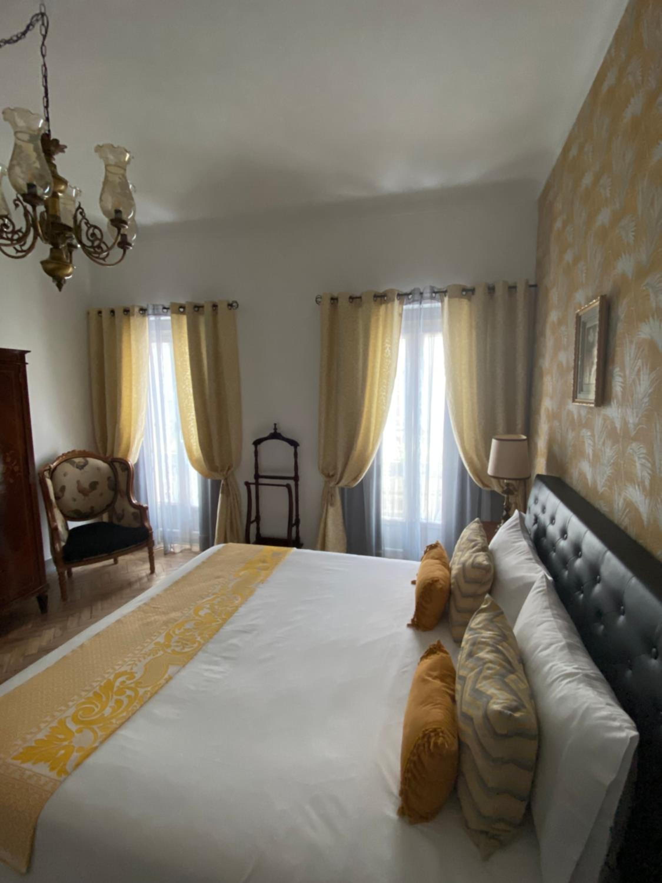 Superior King Room - Photo 4