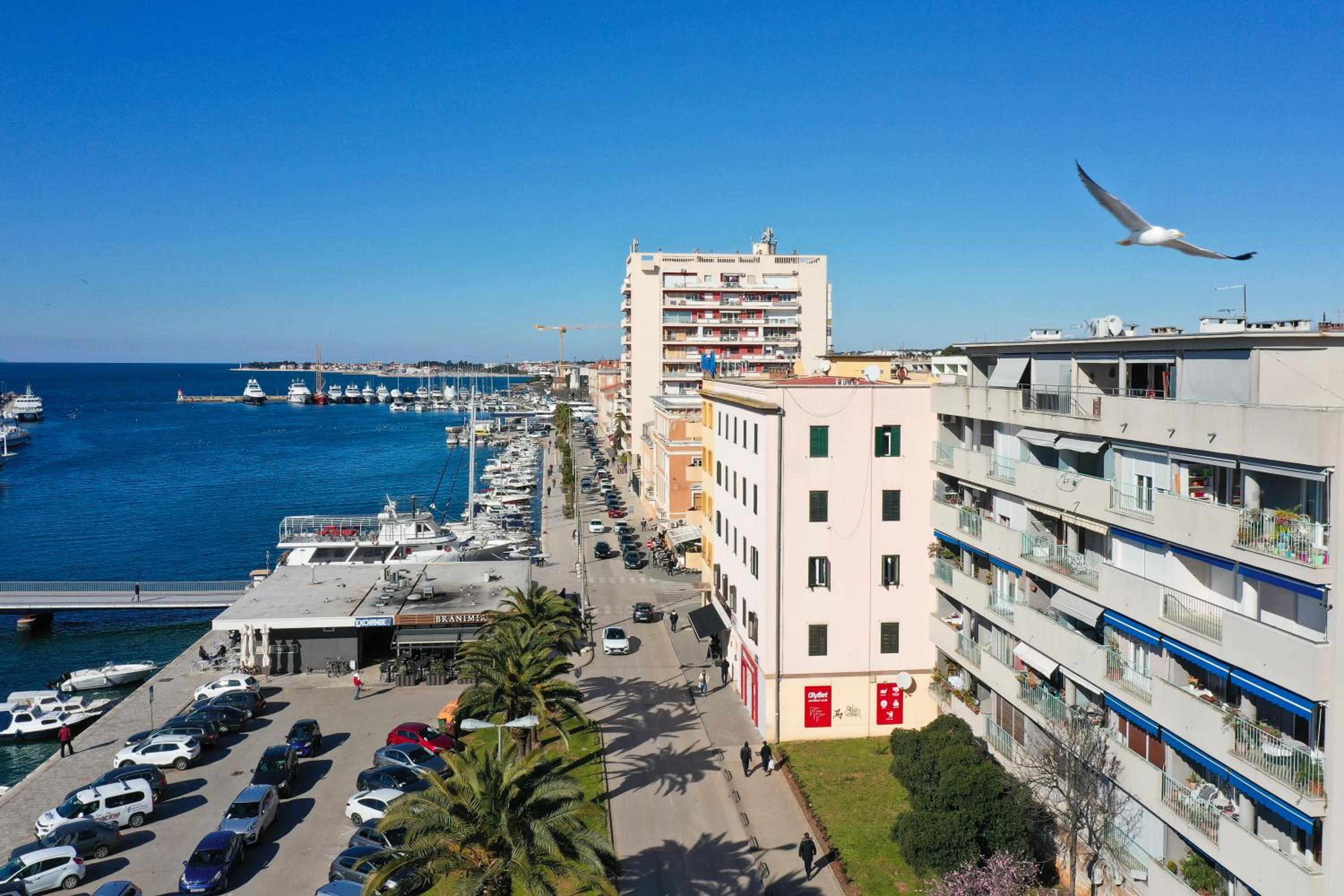 Apartment with Sea View - Photo 13