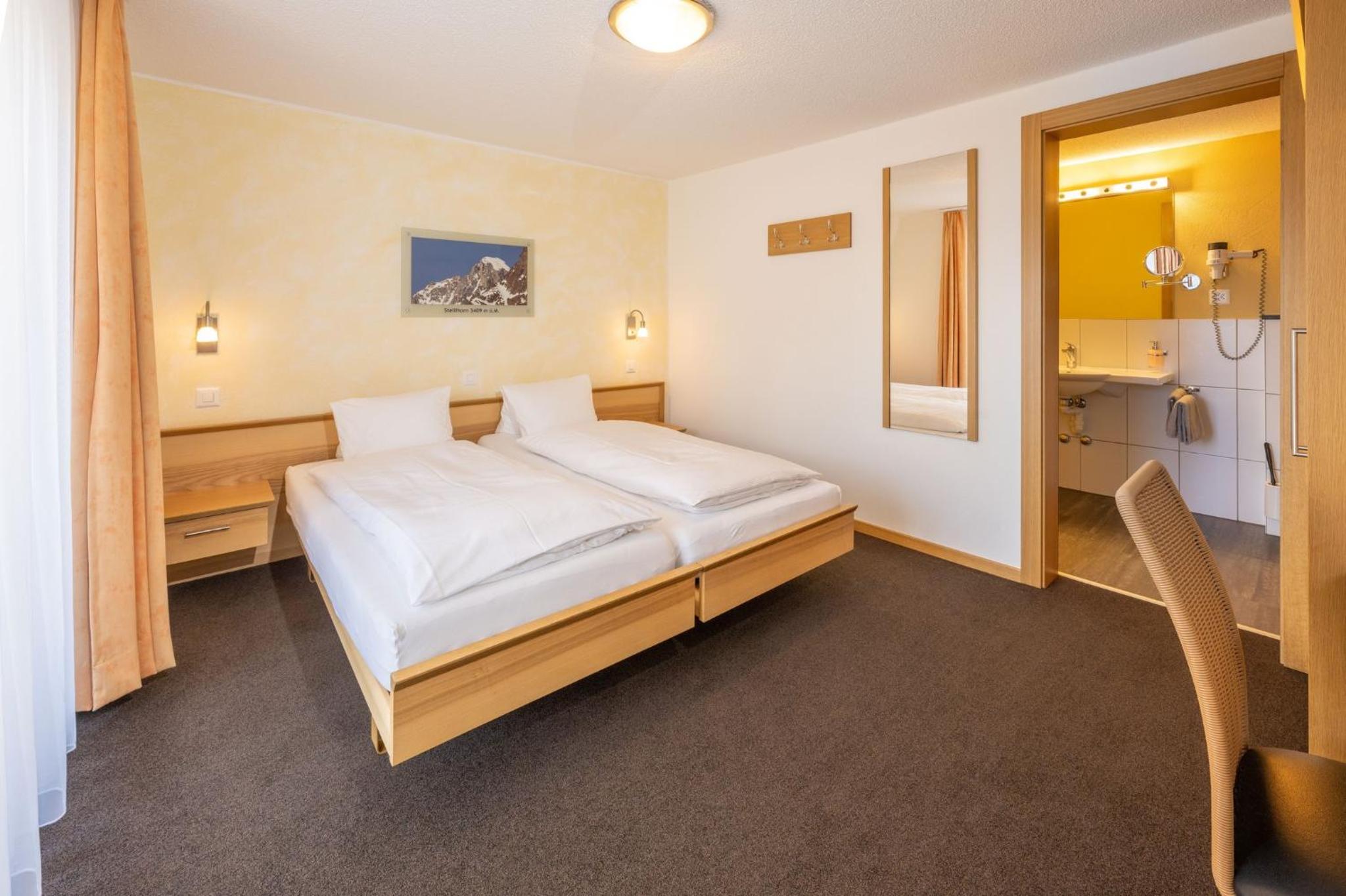 Economy Double Room - Photo 3