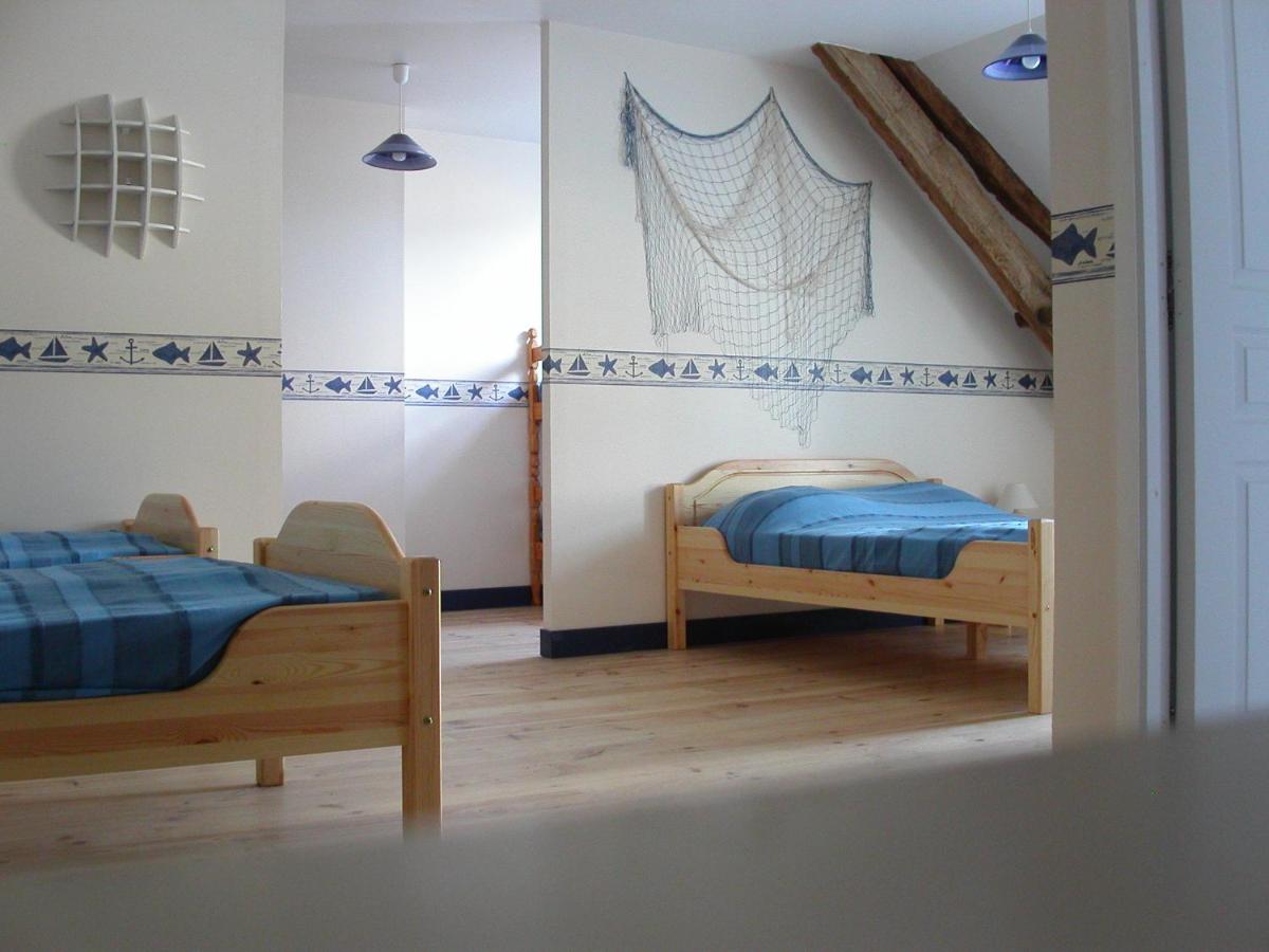 Three-Bedroom House photo 3