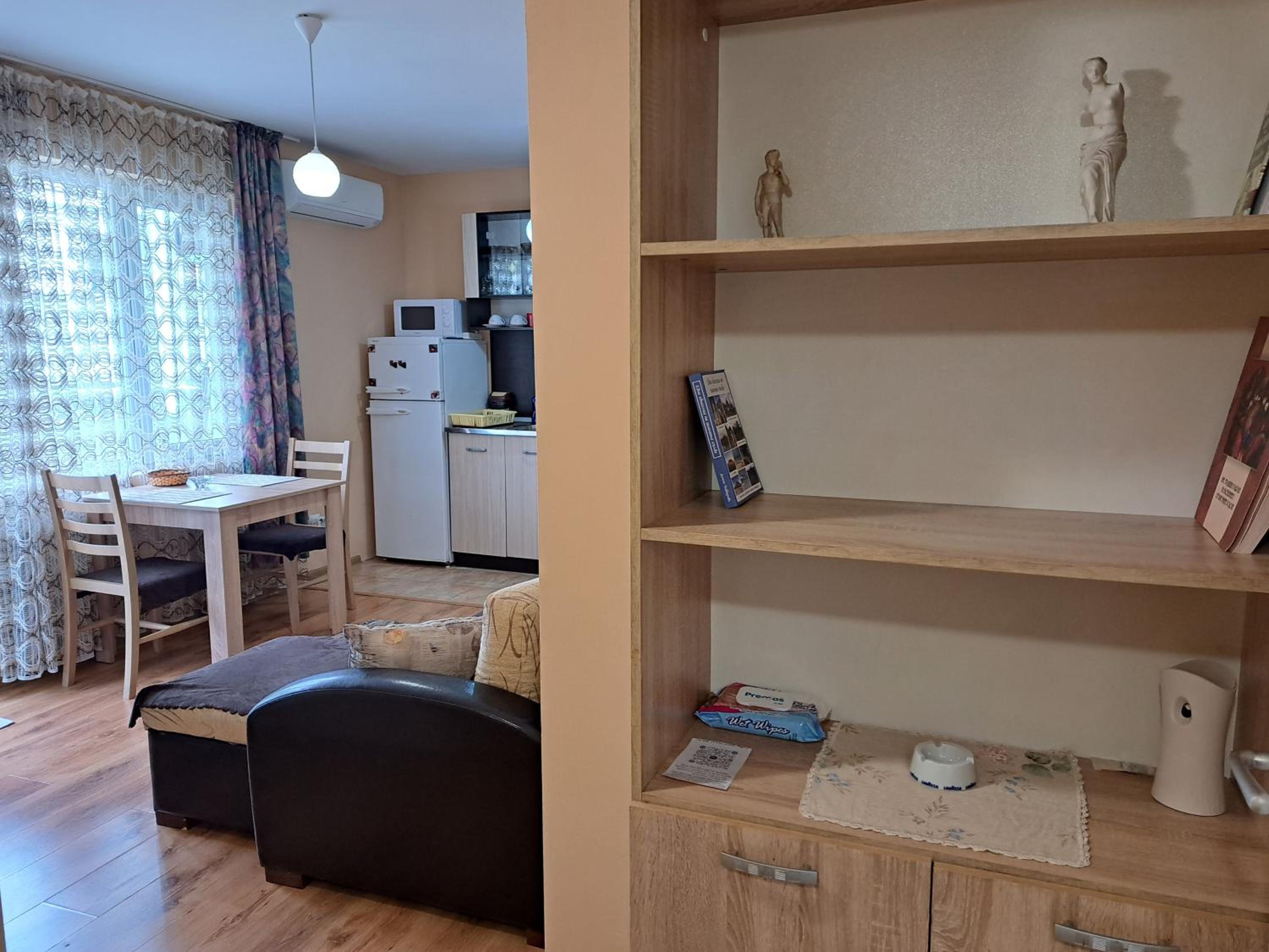 One-Bedroom Apartment - Photo 15