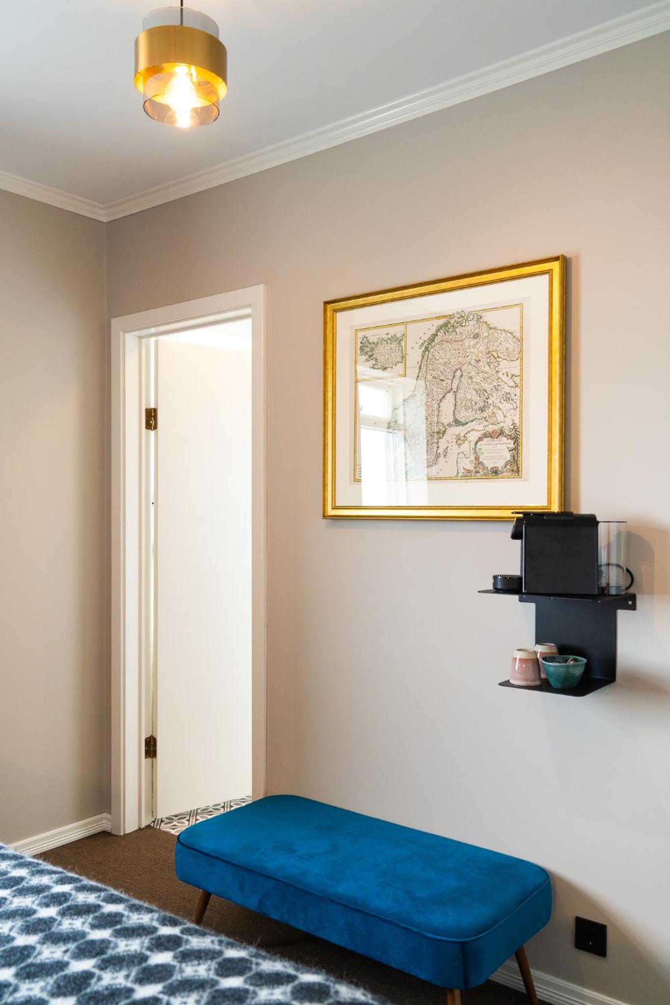 Standard Double Room - Photo 11