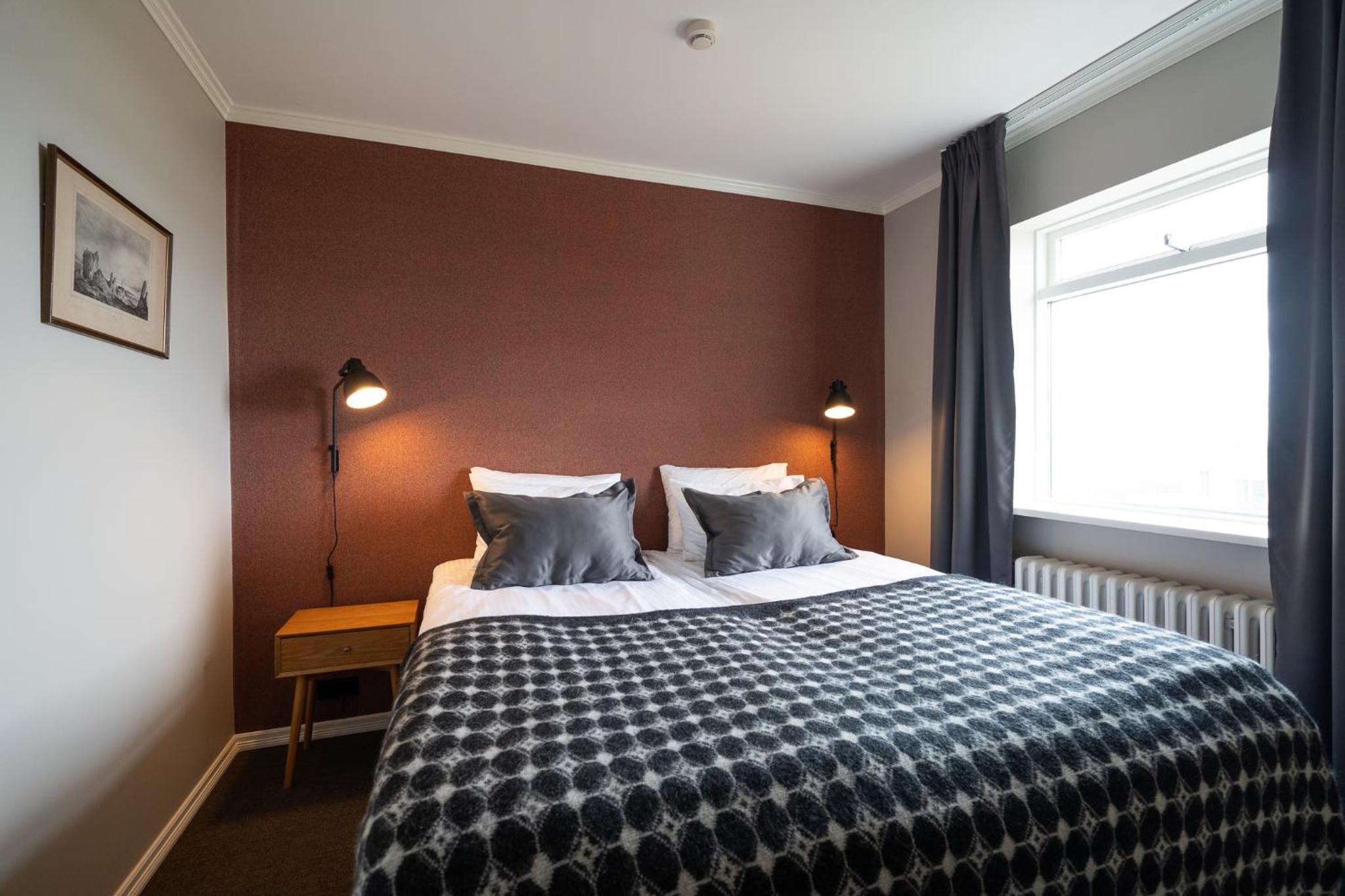 Deluxe Double Room with Sea View - Photo 12
