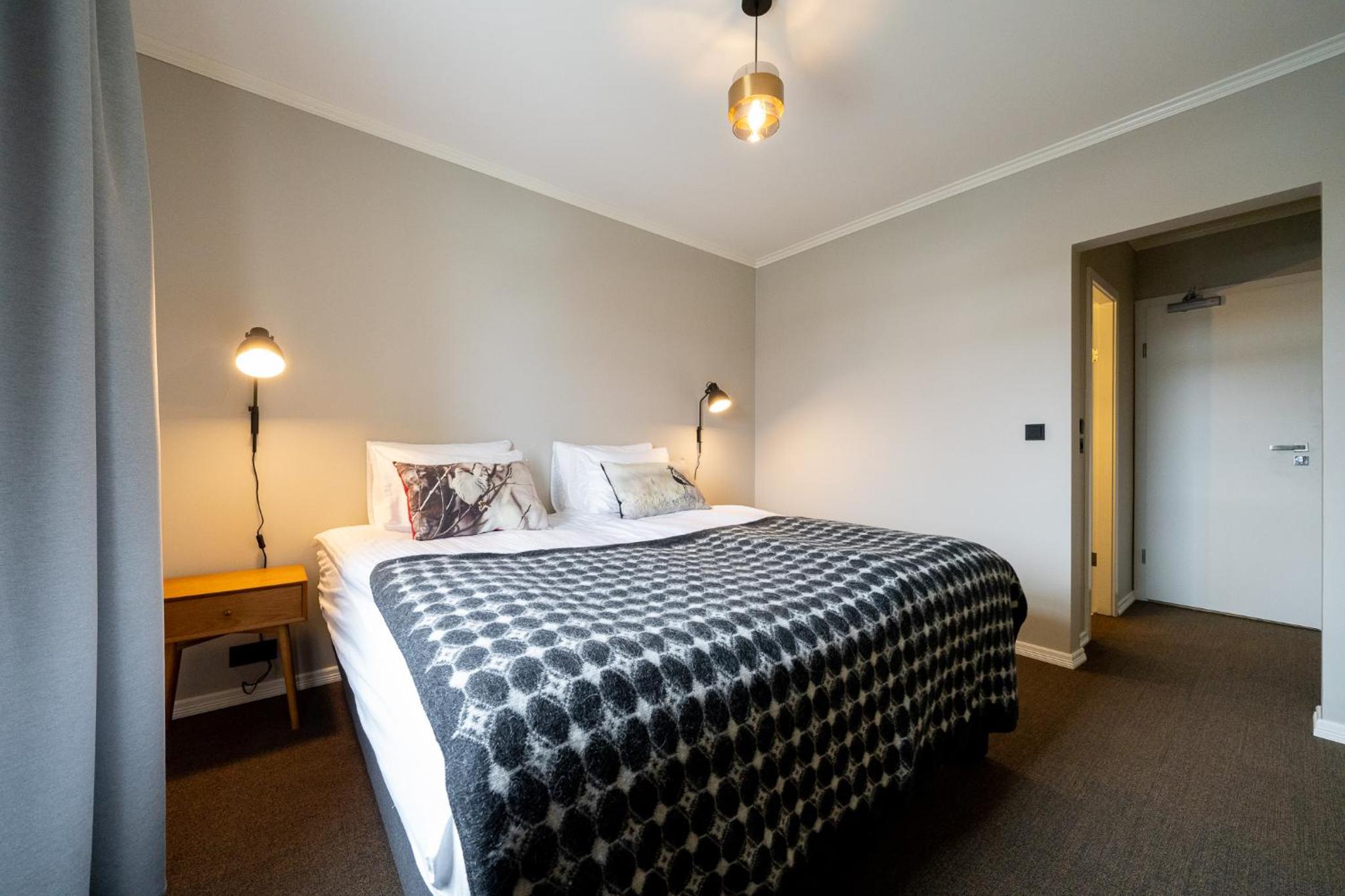 Deluxe Double Room with Sea View - Photo 4