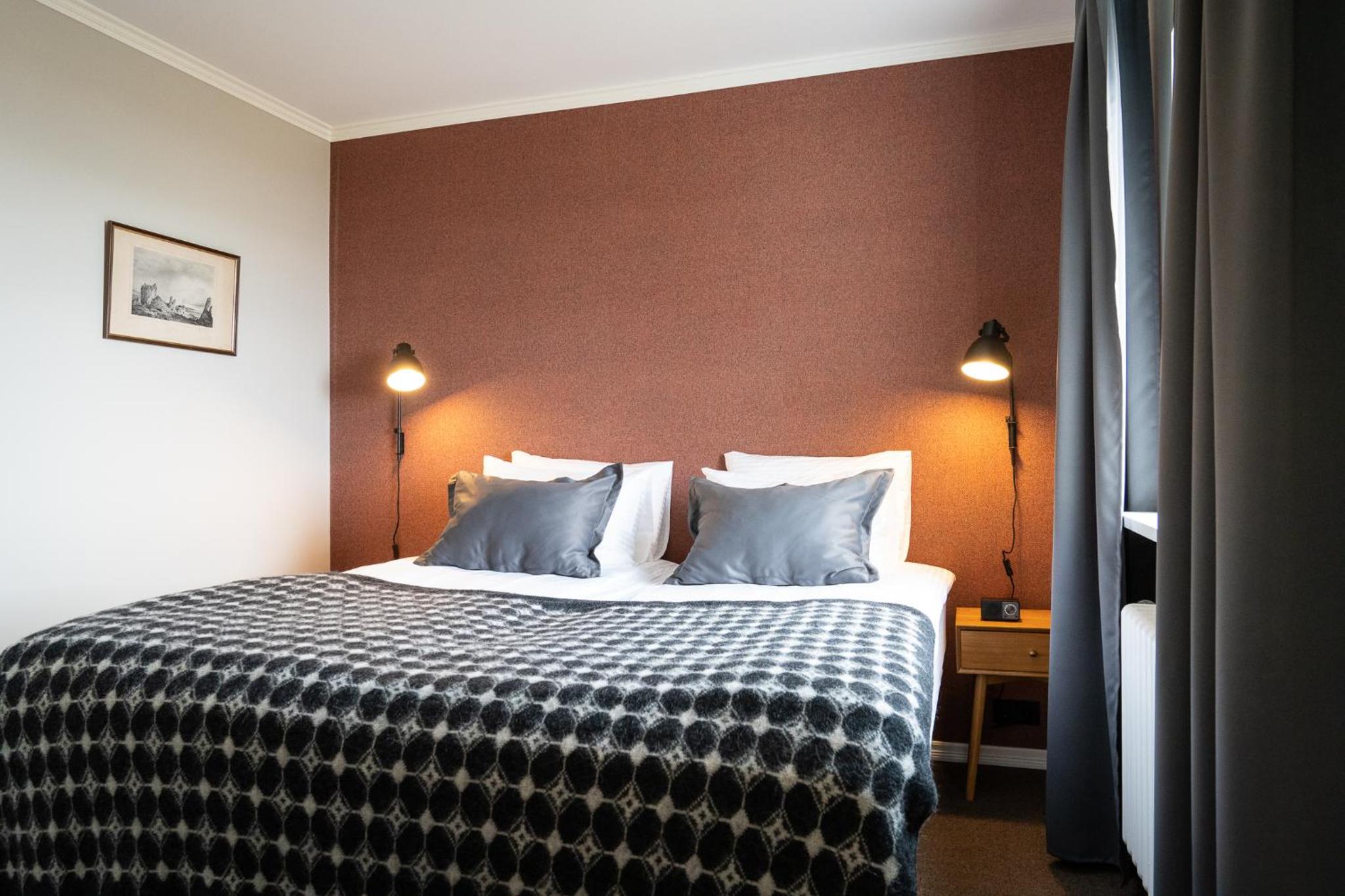Deluxe Double Room with Sea View - Photo 13
