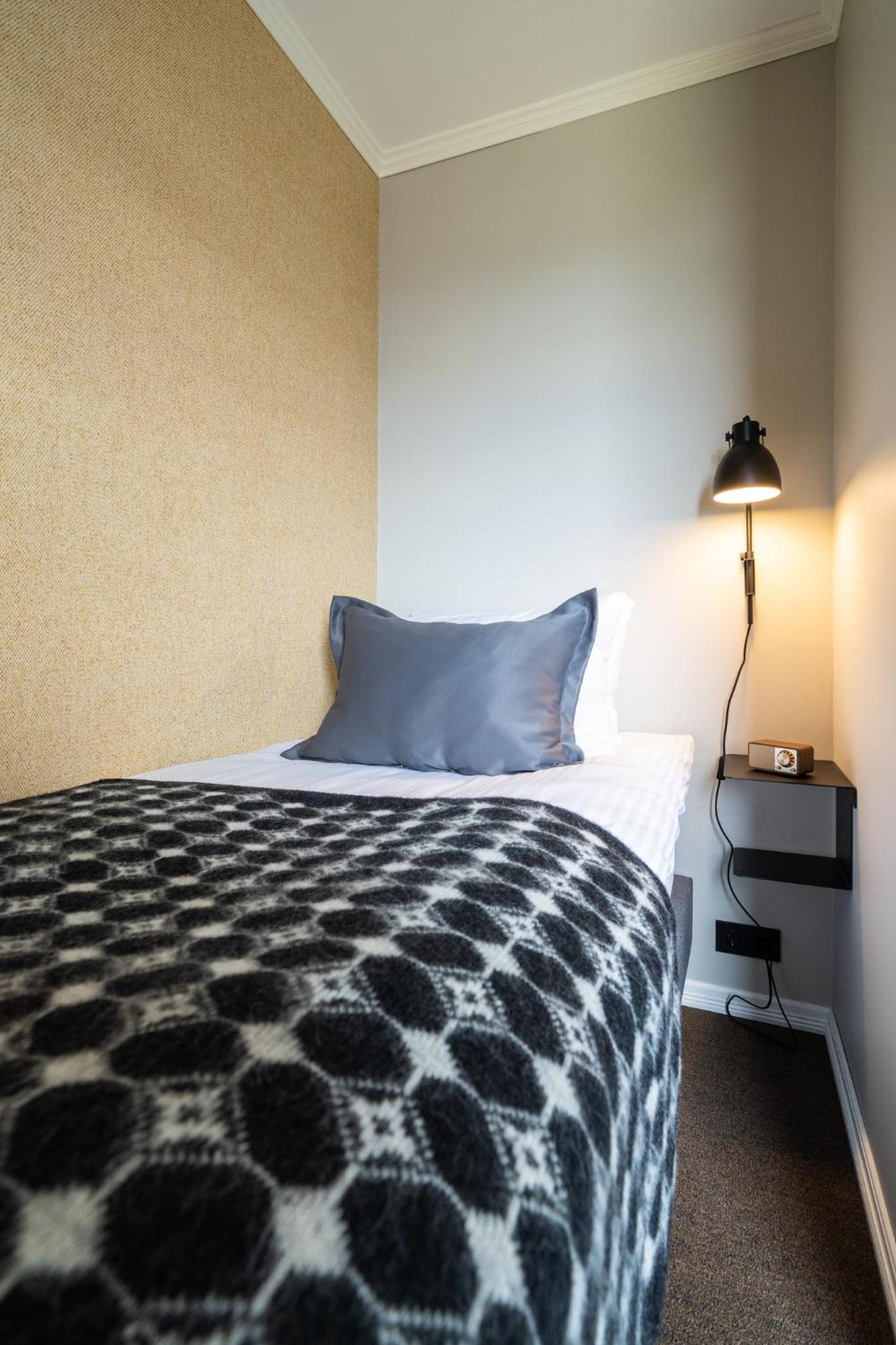 Deluxe Single Room with Sea View photo 3