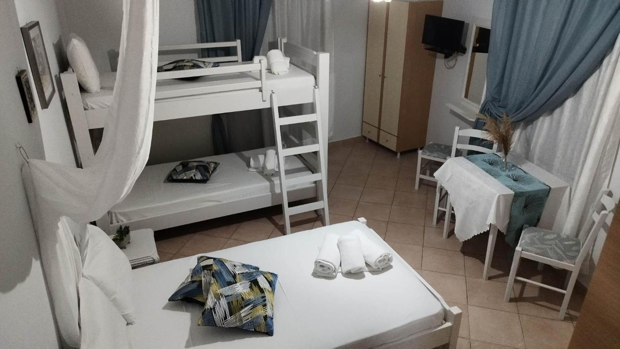 One-Bedroom Apartment with Balcony and Sea View photo 1