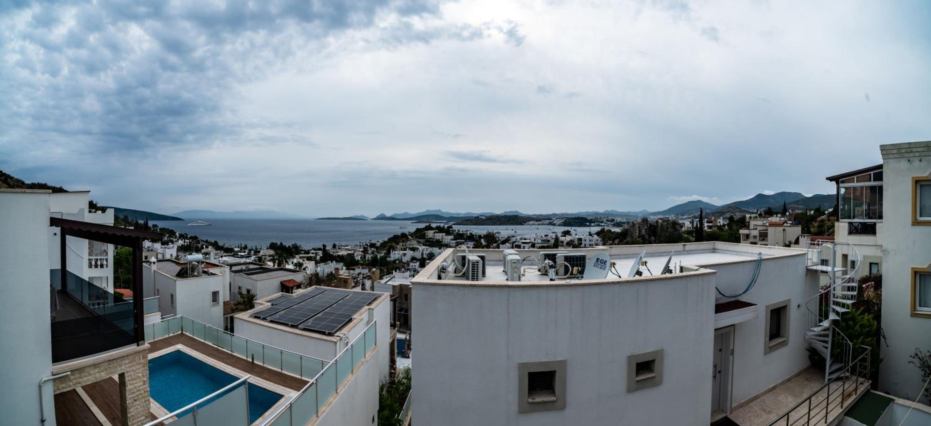 Apartment with Sea View - Photo 2