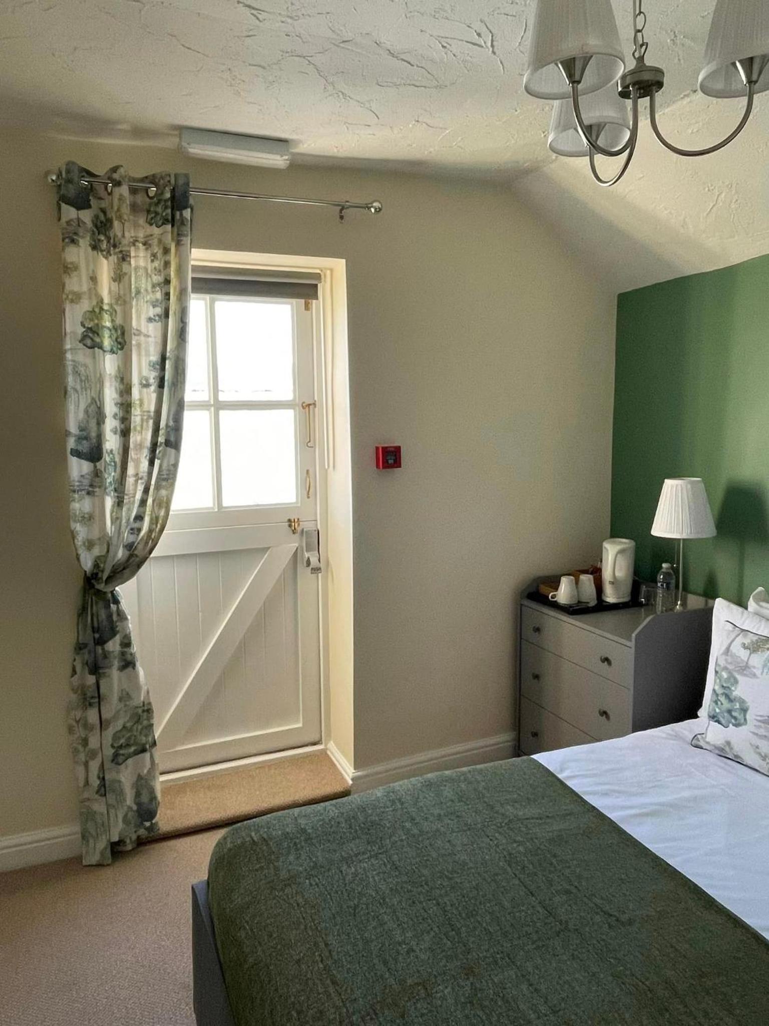 Room 3 photo 2