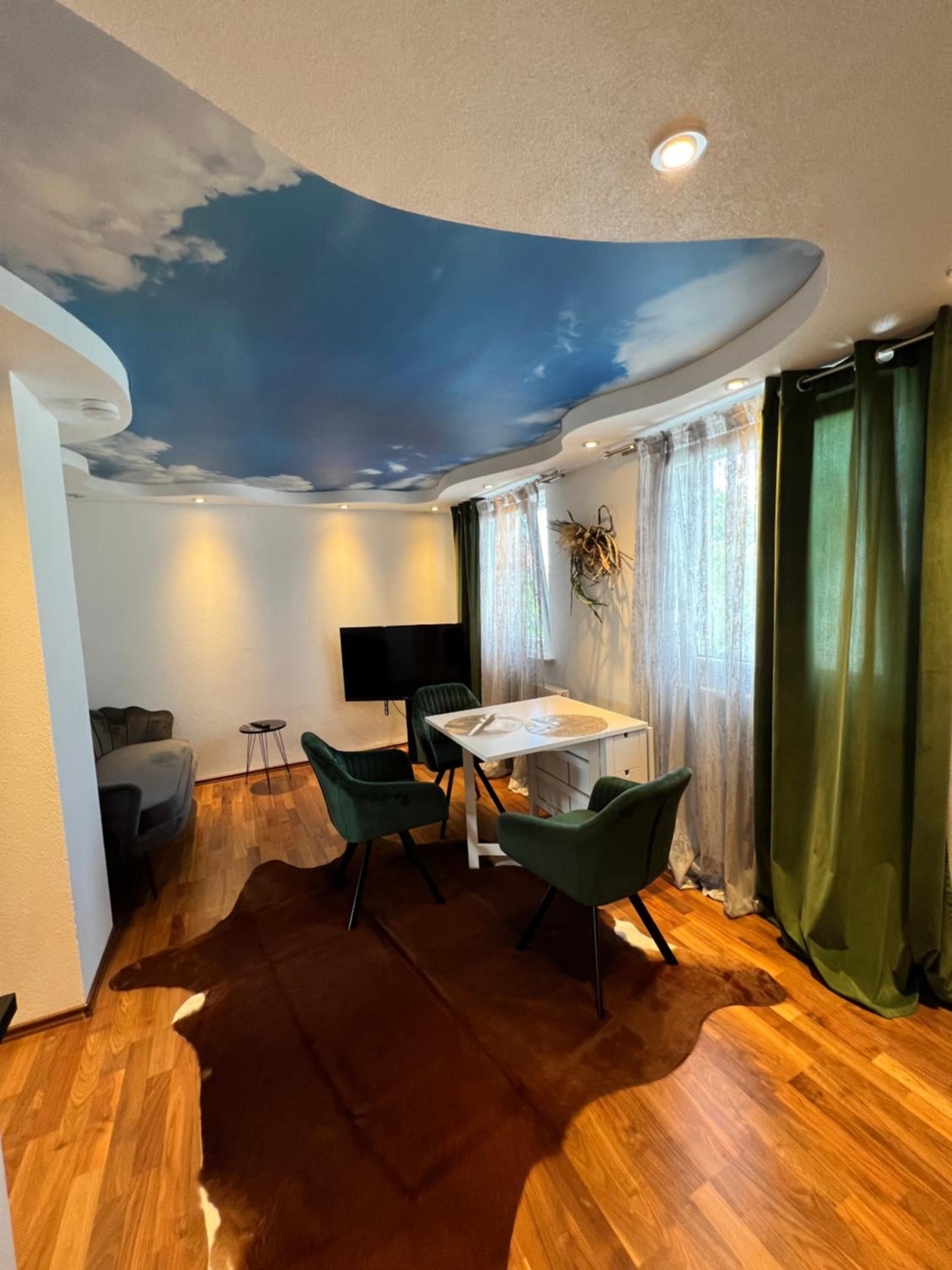 One-Bedroom Apartment photo 1