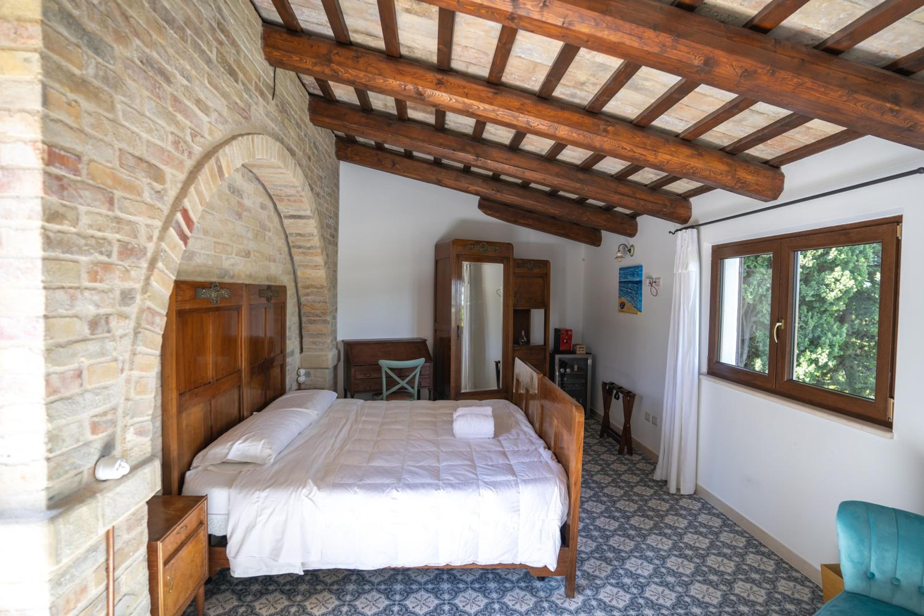 Deluxe King Room - Photo 1