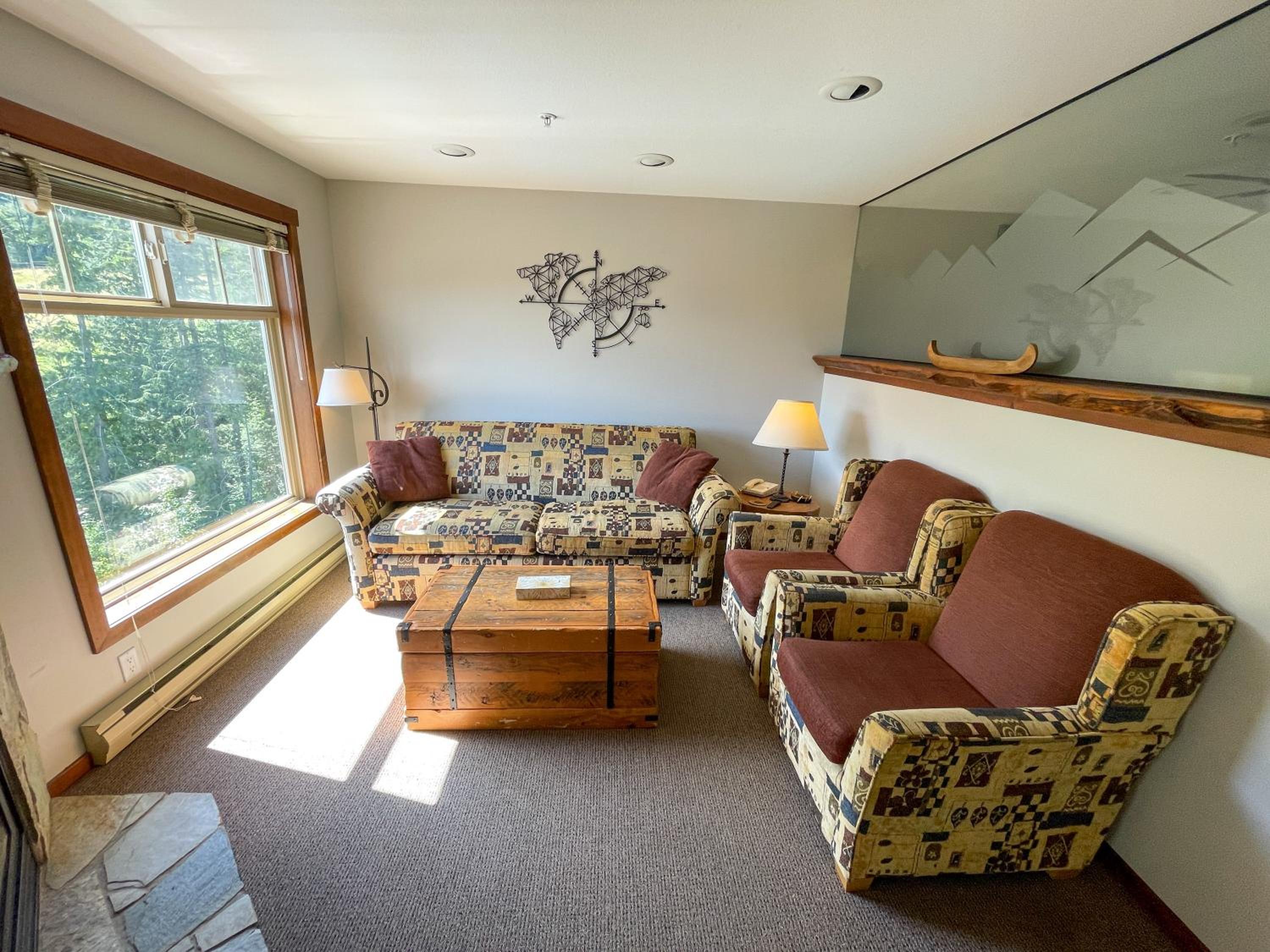 Apartment with Mountain View photo 3