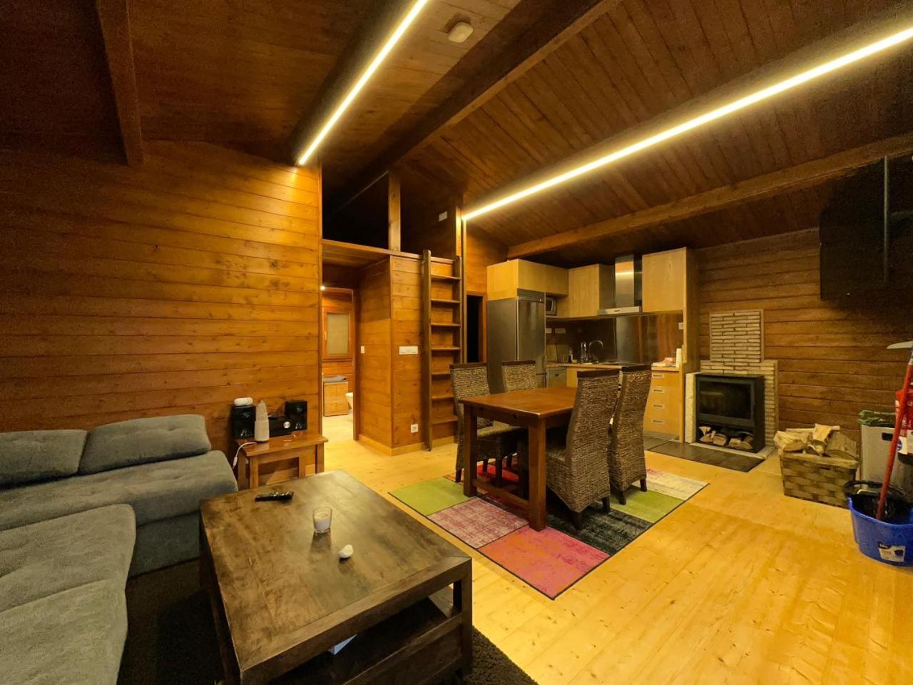 Three-Bedroom House photo 2