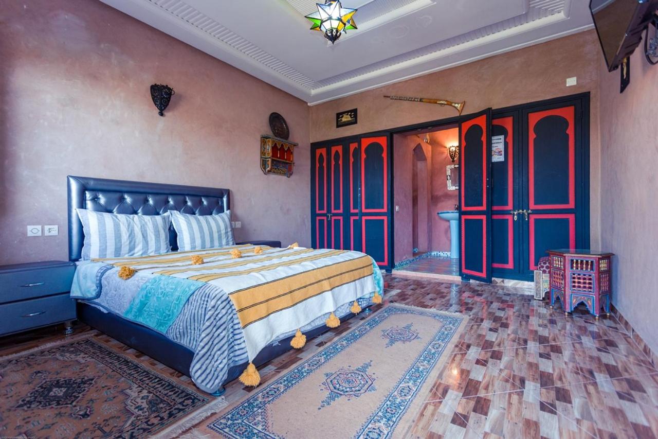 Budget Double Room - Photo 15