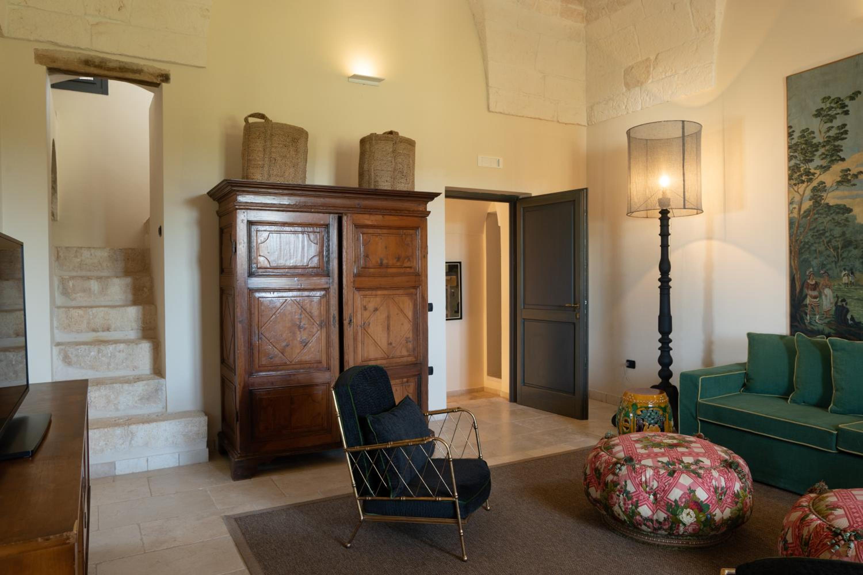King Suite with Pool View - Photo 3