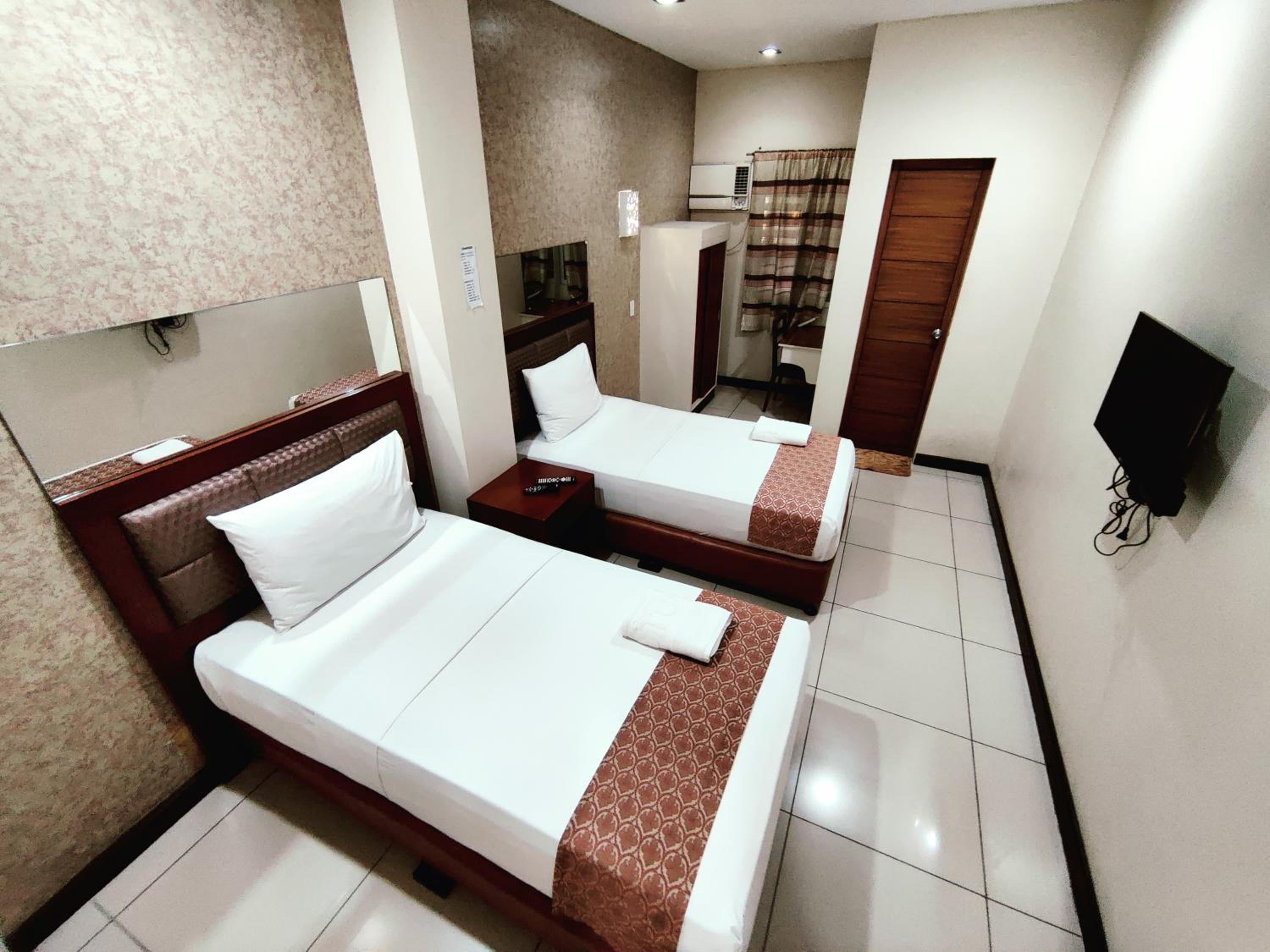 Standard Twin Room with Sofa photo 1