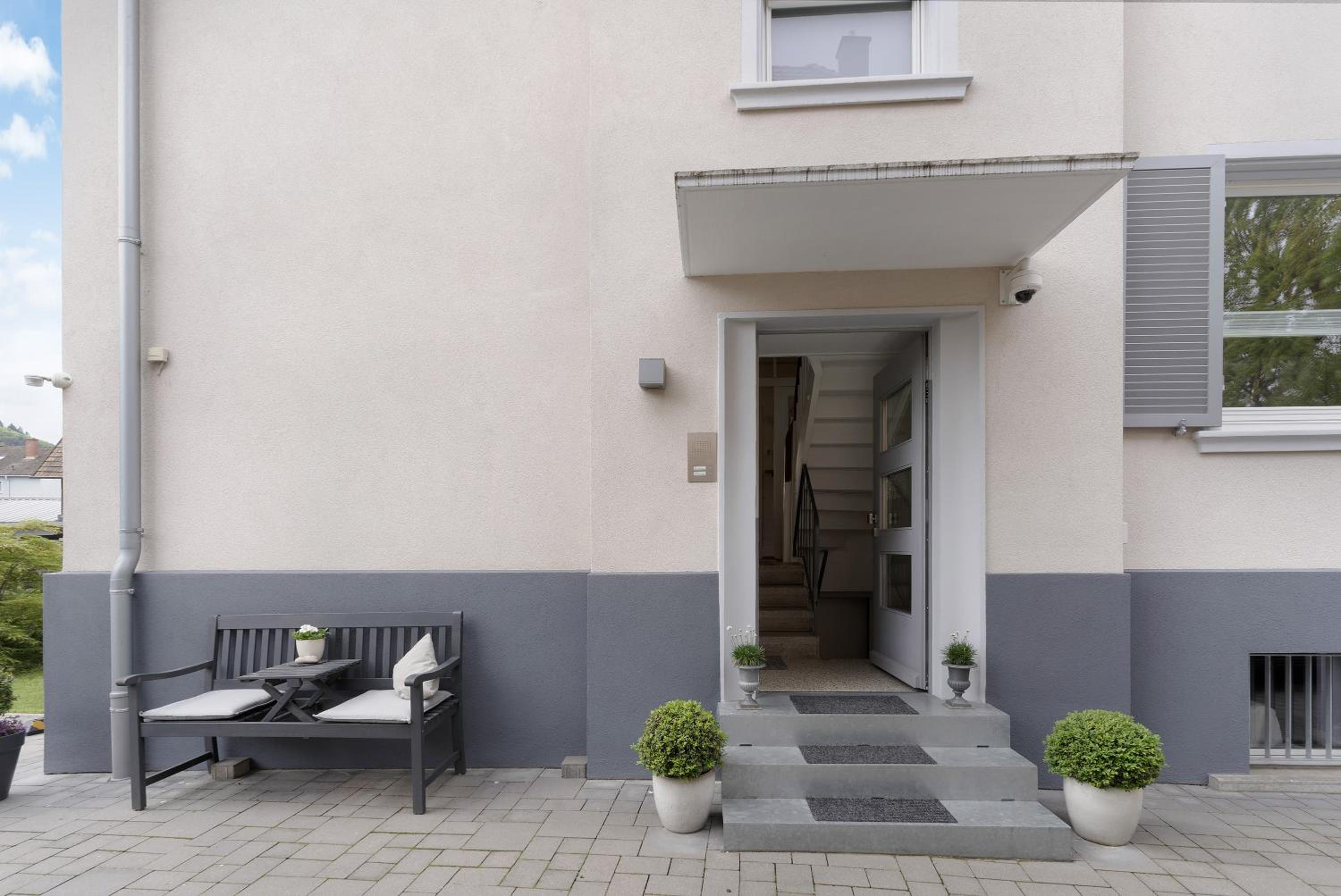 Two-Bedroom Deluxe Apartment with Garden View photo 2