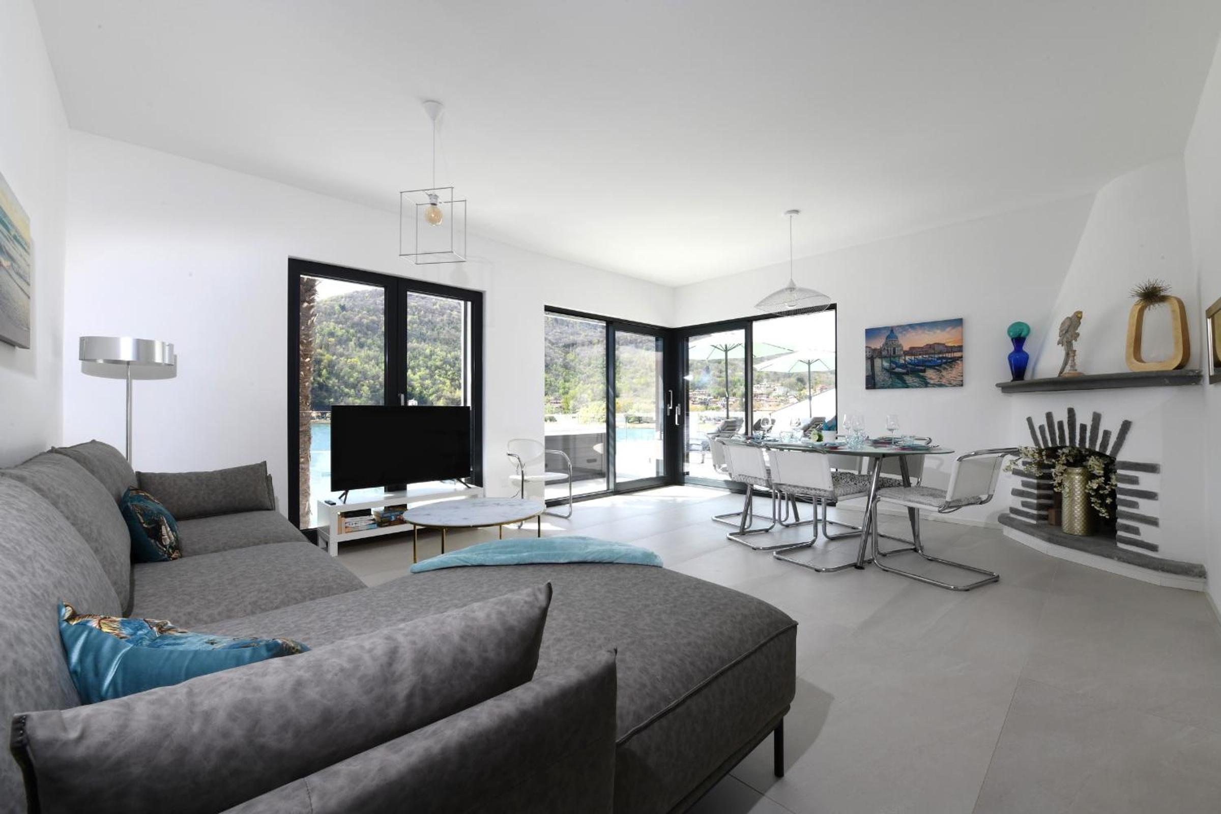 Villa photo 1