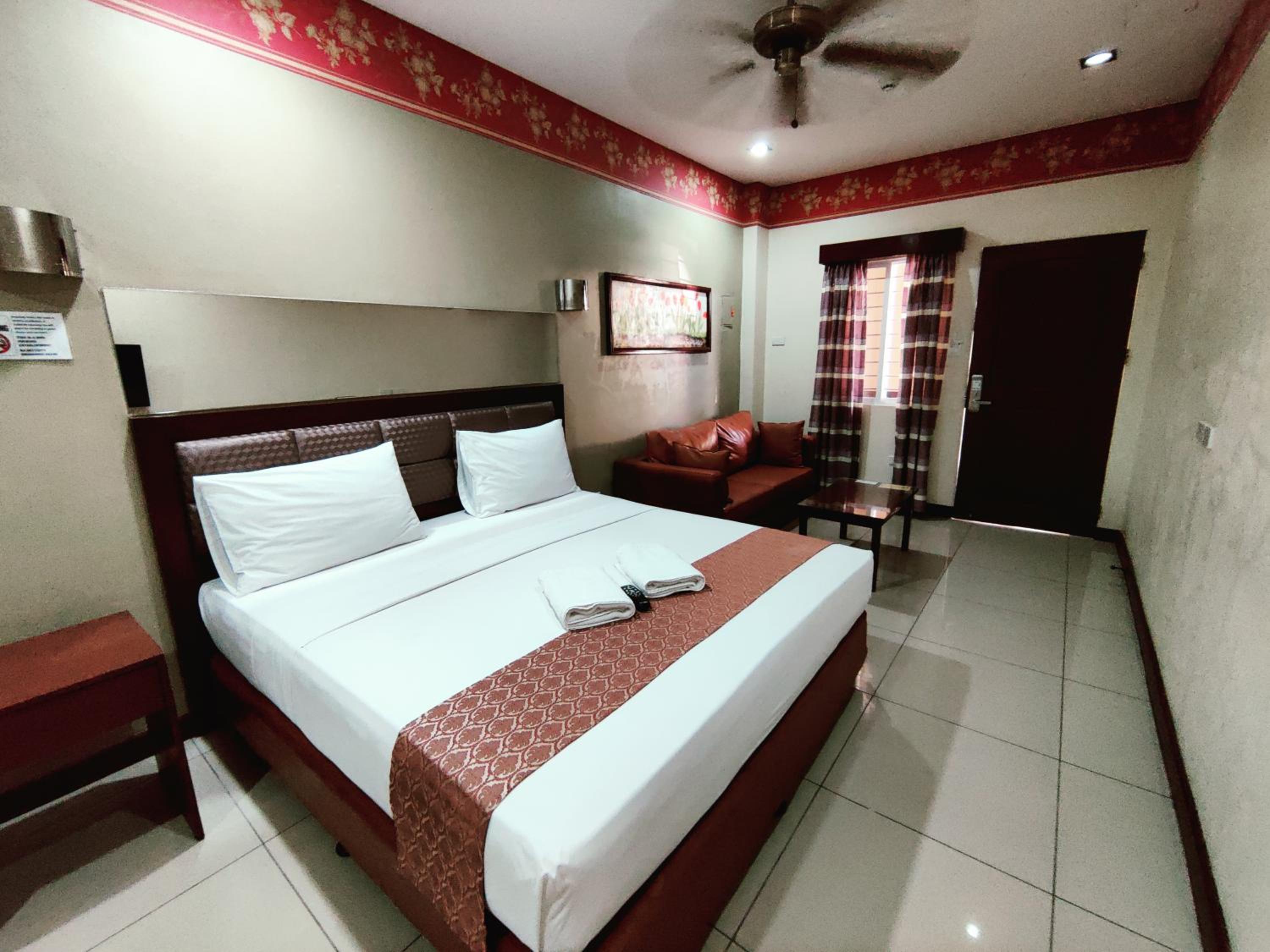 Deluxe Triple Room photo 2