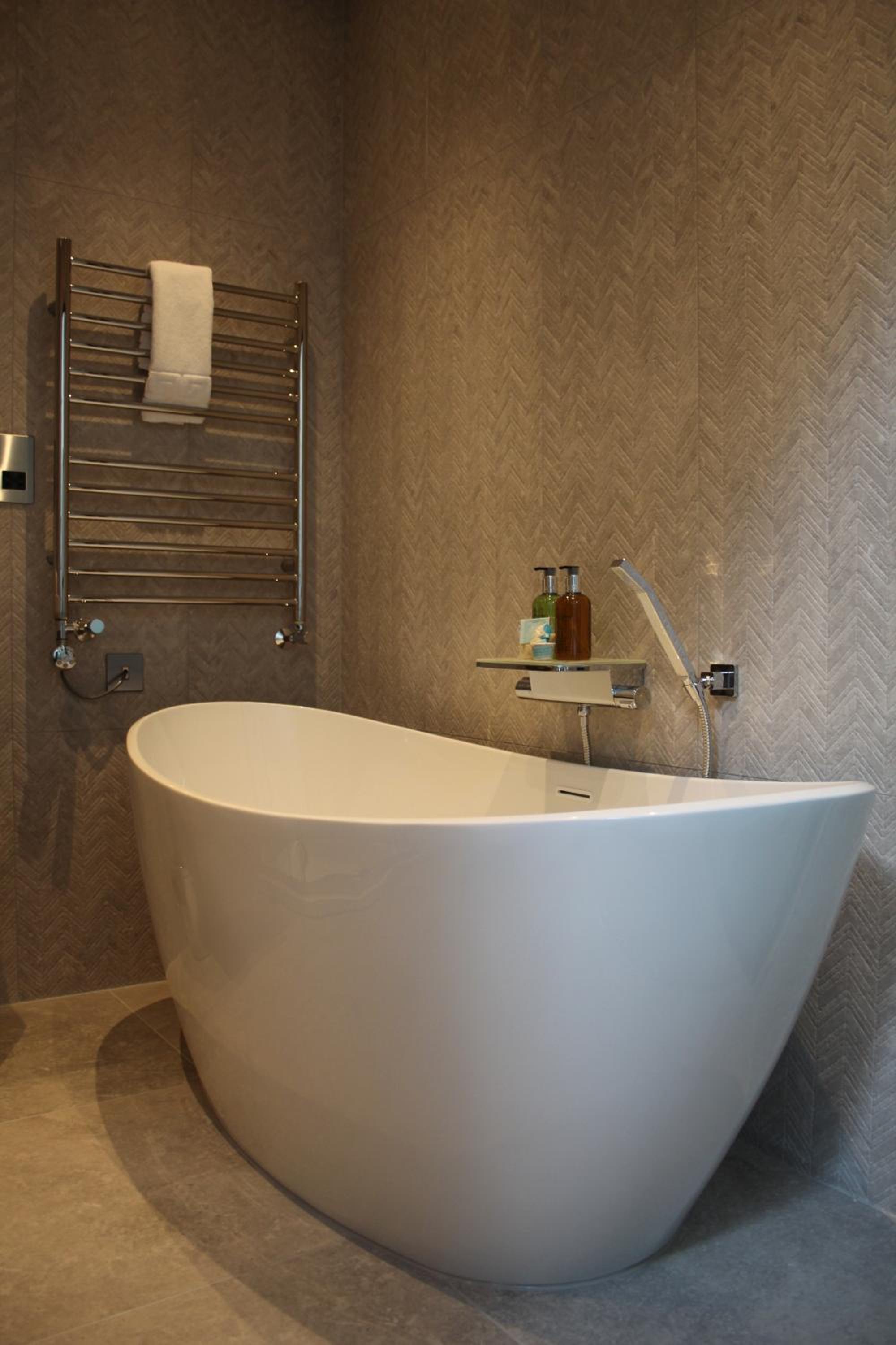 Superior Double or Twin Room - Photo 10