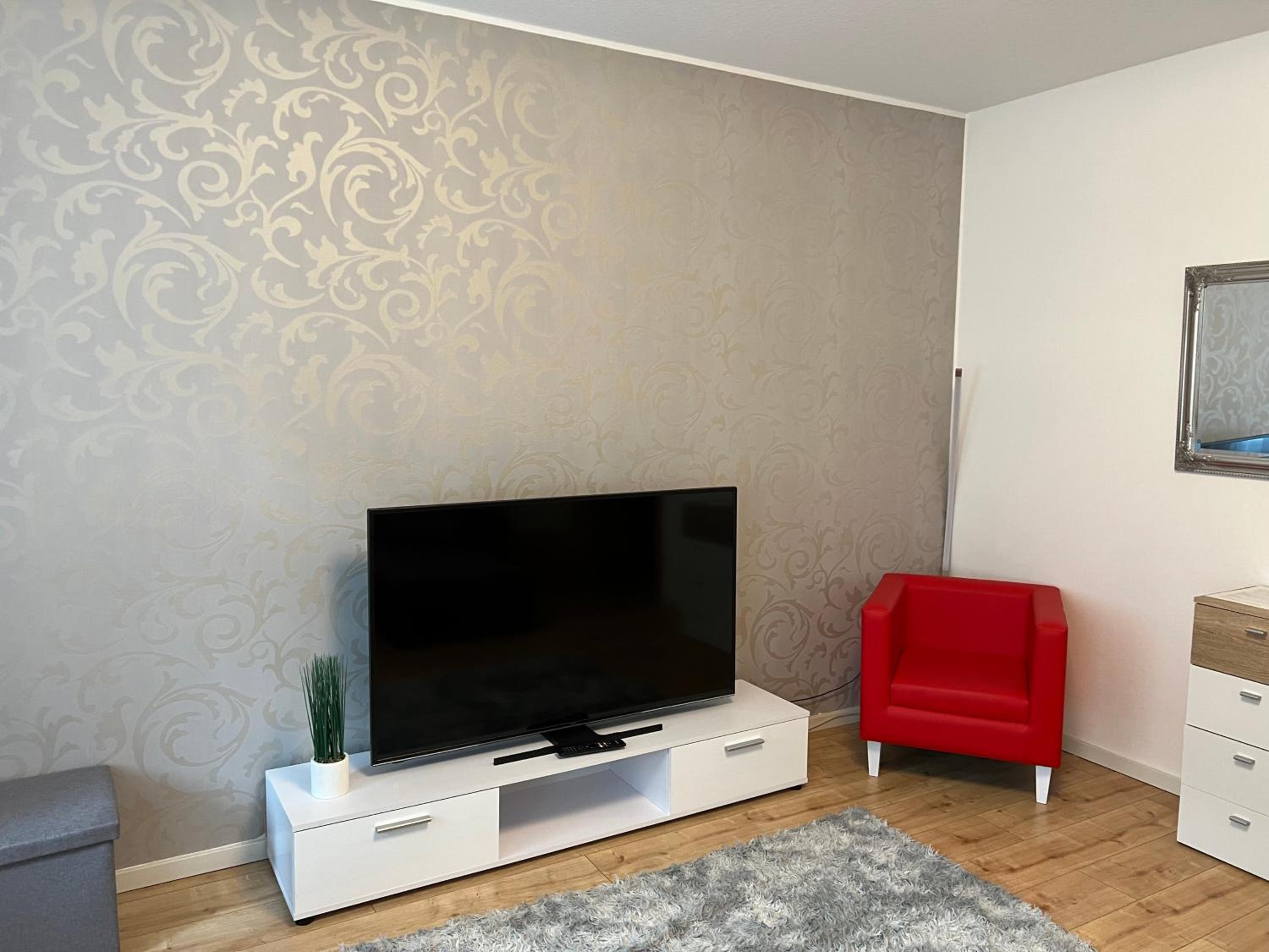 Apartment - Ground Floor - Photo 2