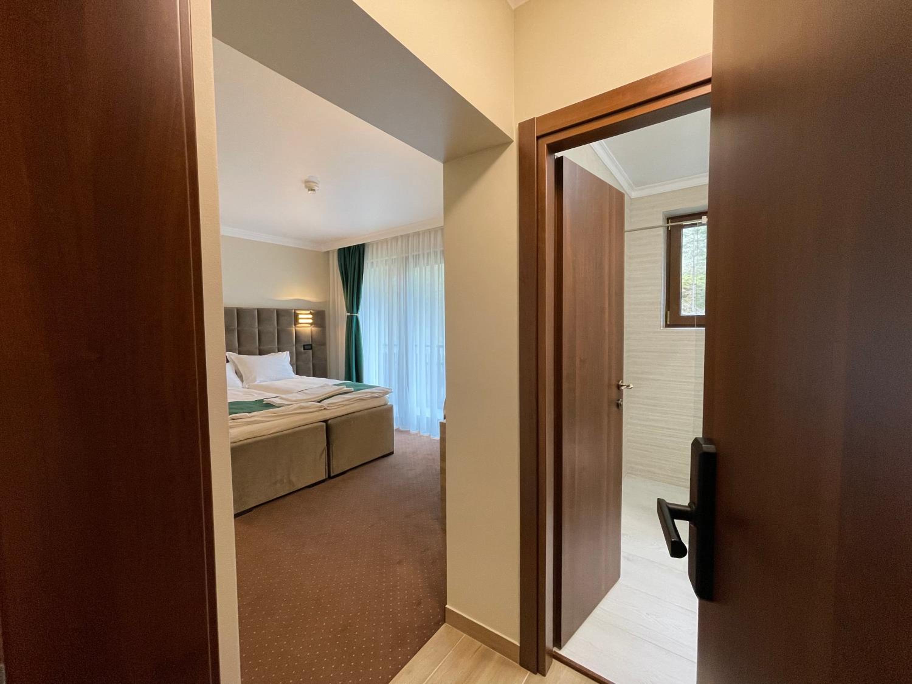 Double or Twin Room with Balcony photo 3