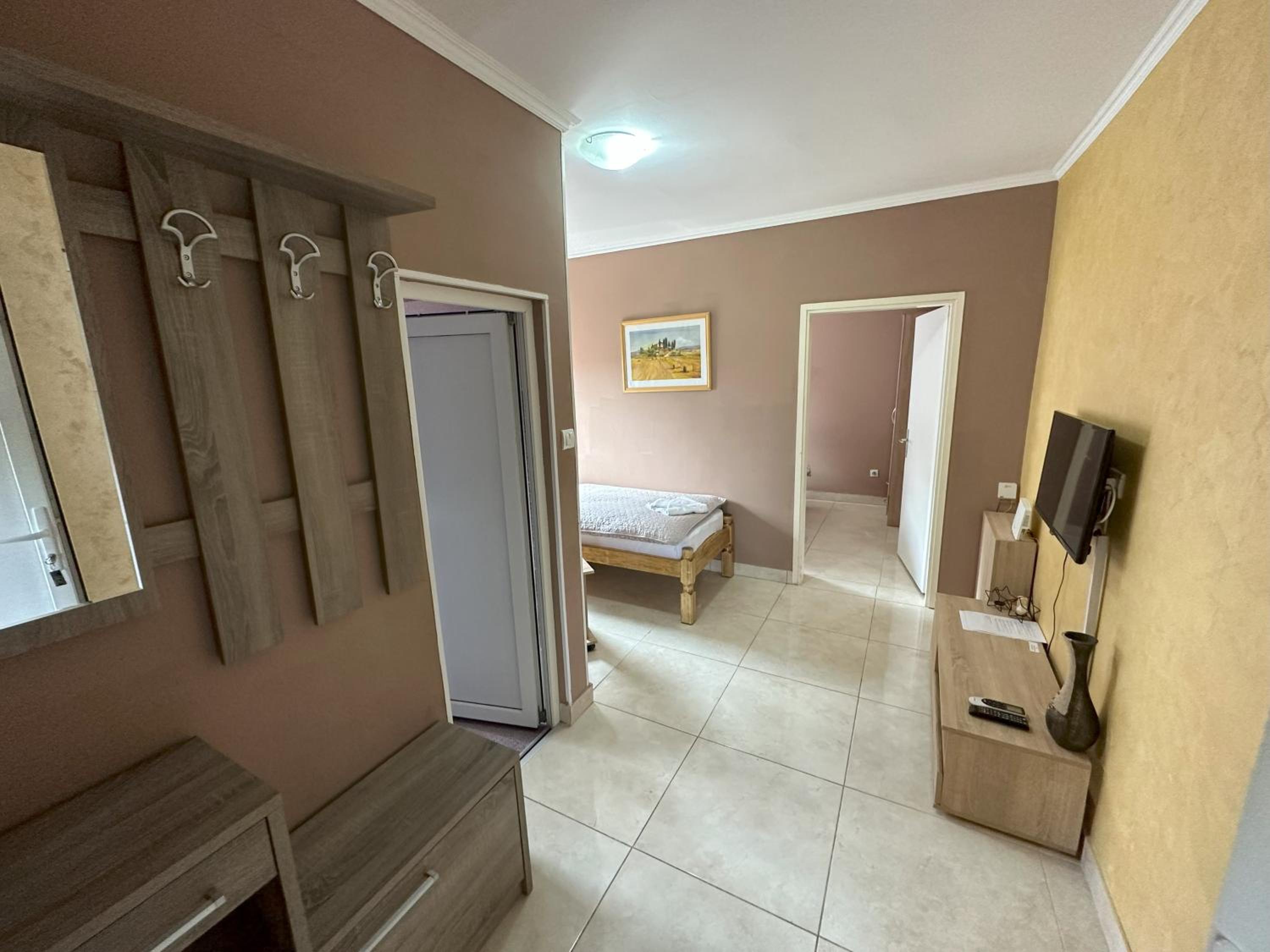 Triple Room with Private Bathroom photo 3