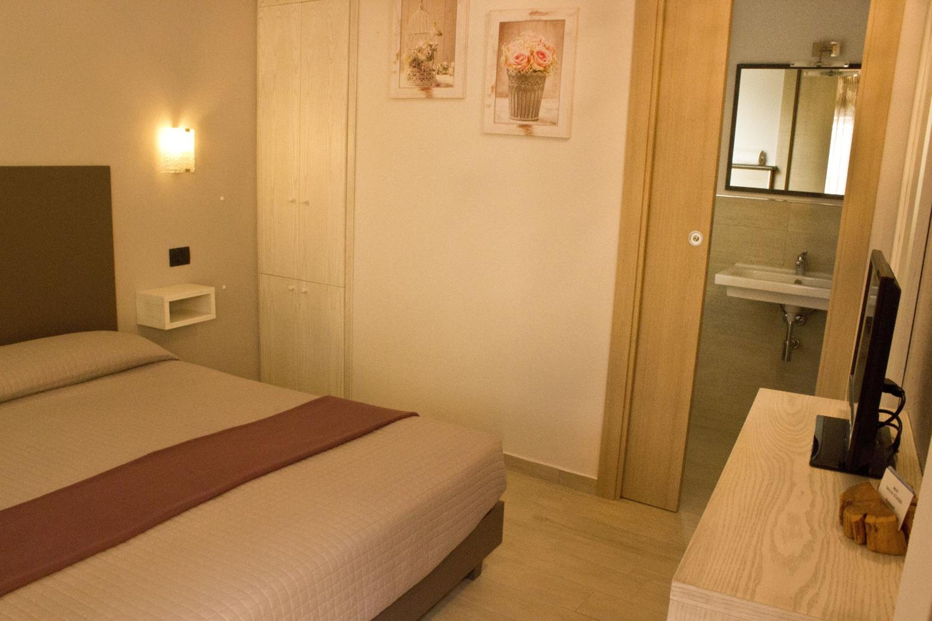 Double Room with Balcony and Sea View