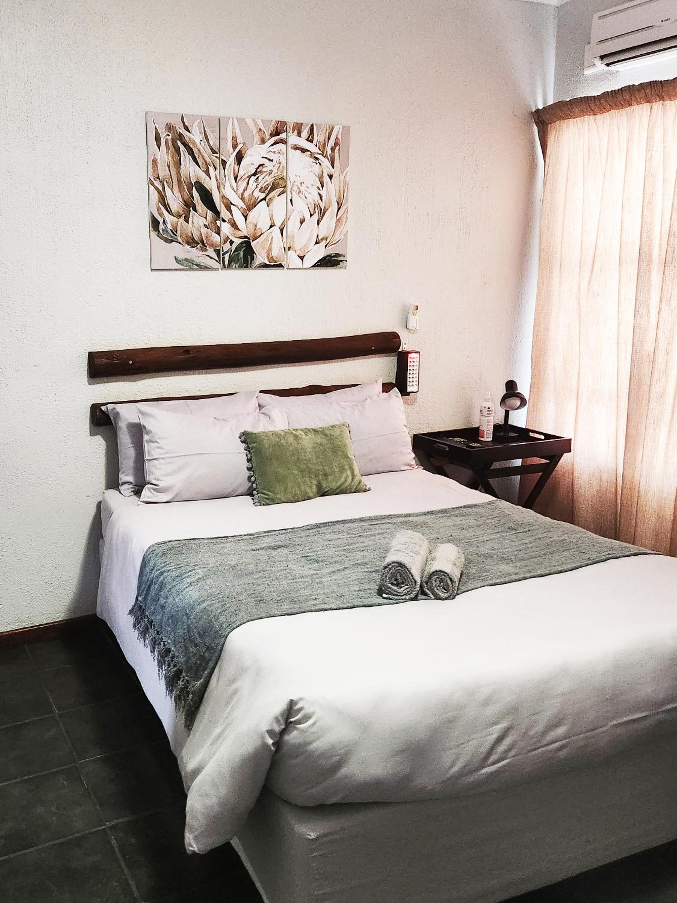 Double Room with Private Bathroom photo 2
