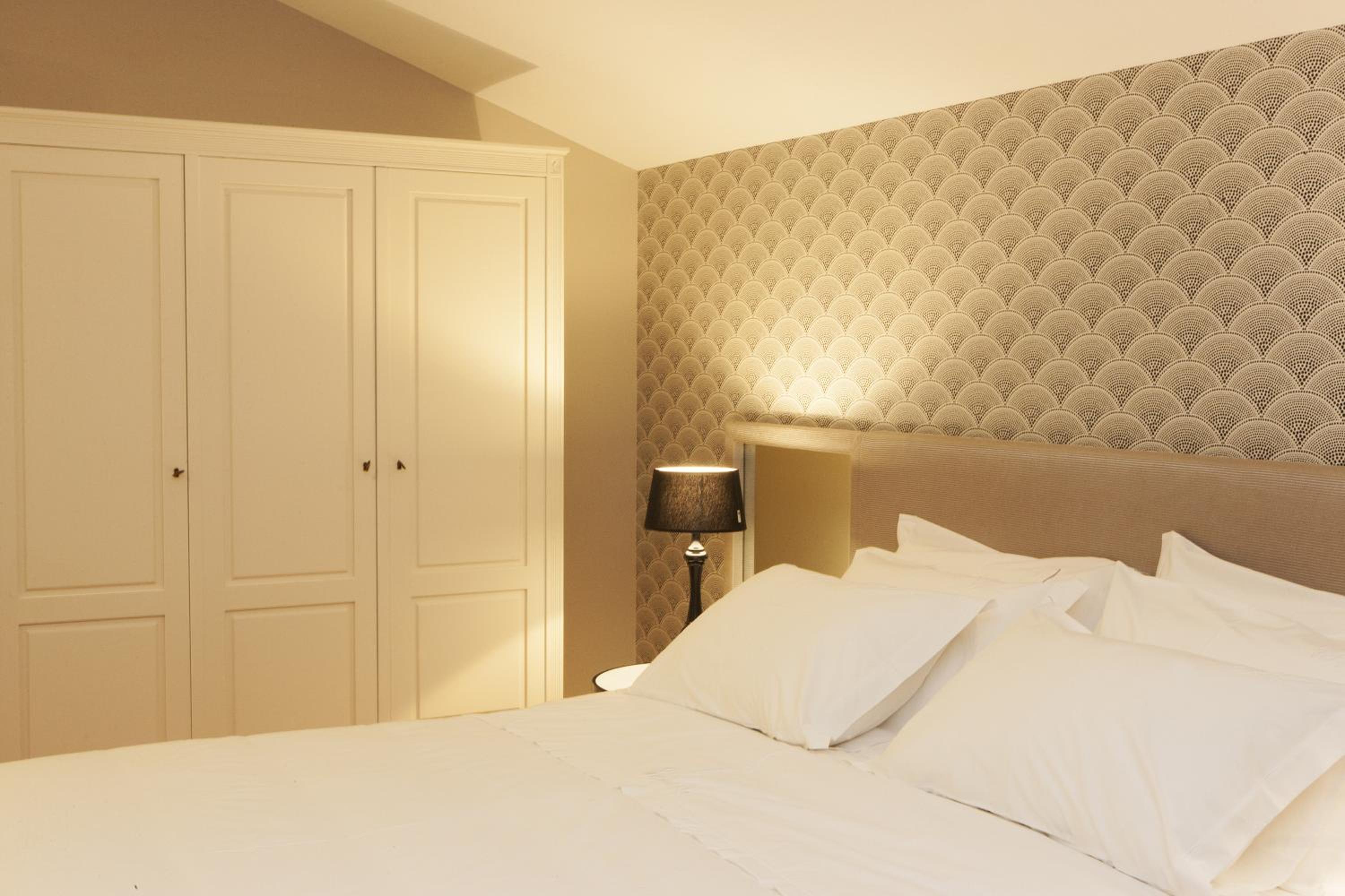 Double Room with Balcony - Photo 1