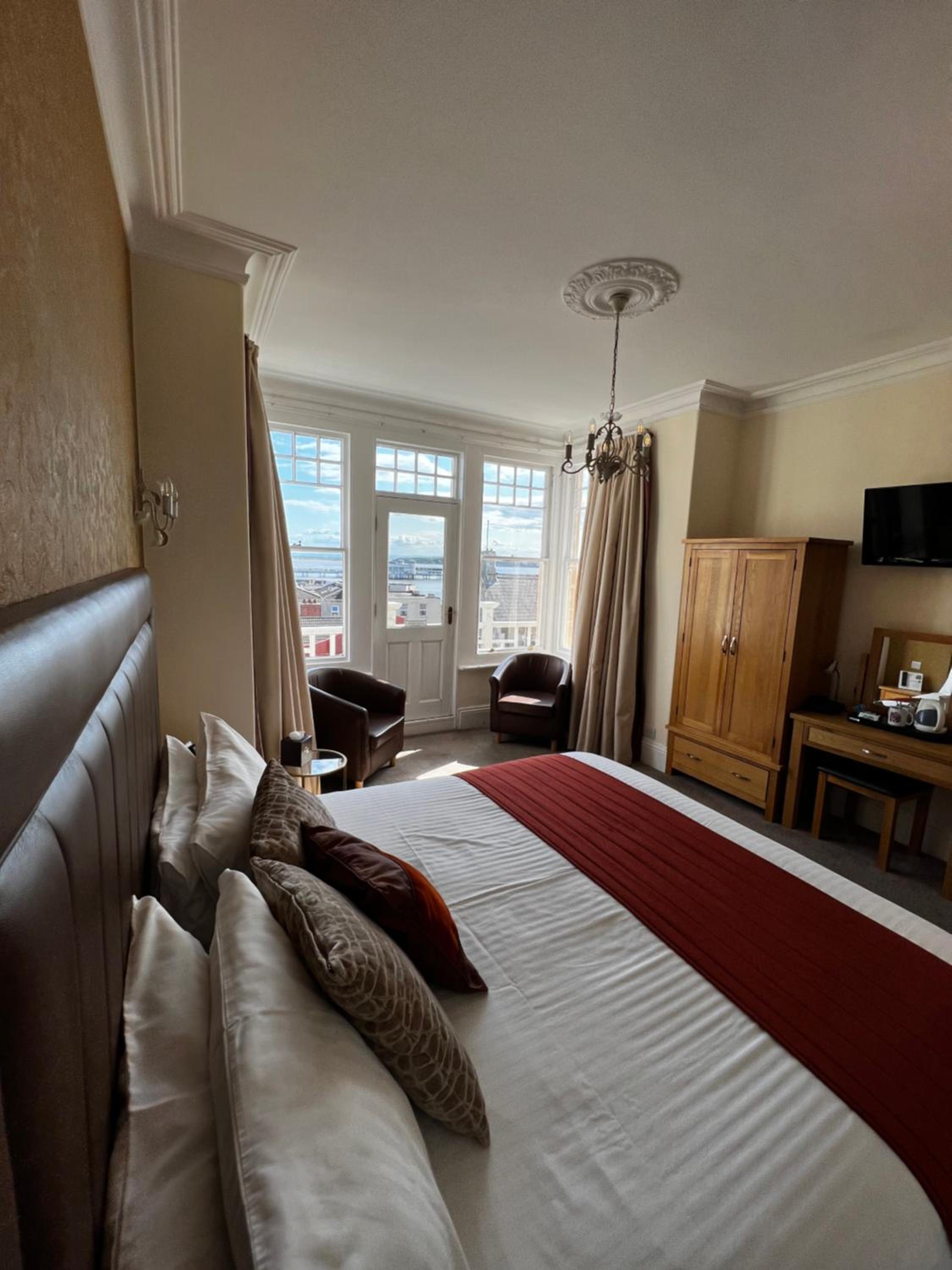 Deluxe Double Room with Balcony photo 2
