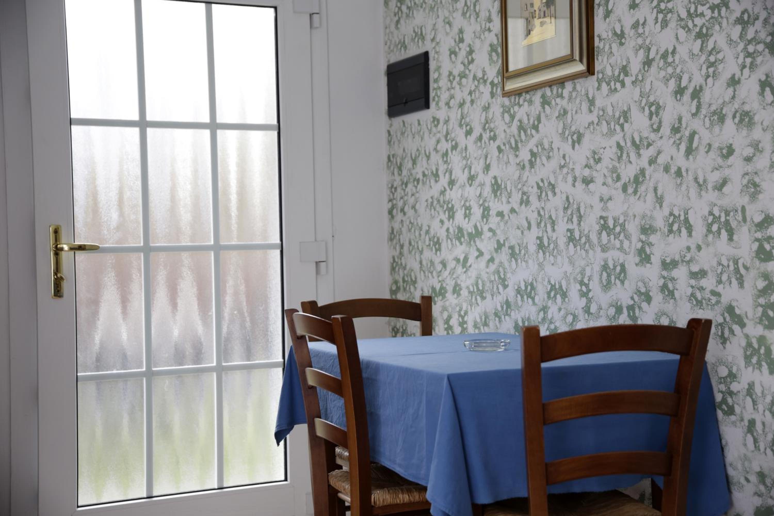 Studio (3 Adults) - Photo 2