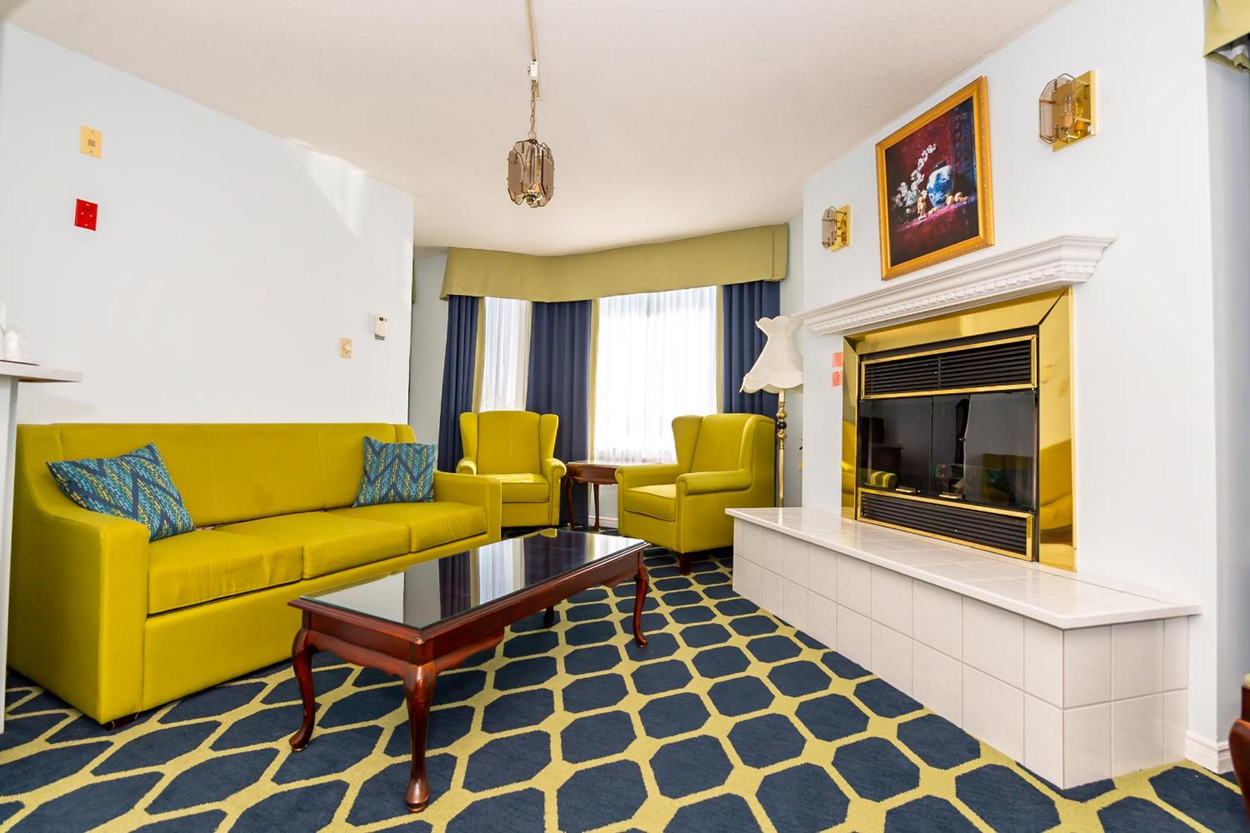 Queen Suite photo 2