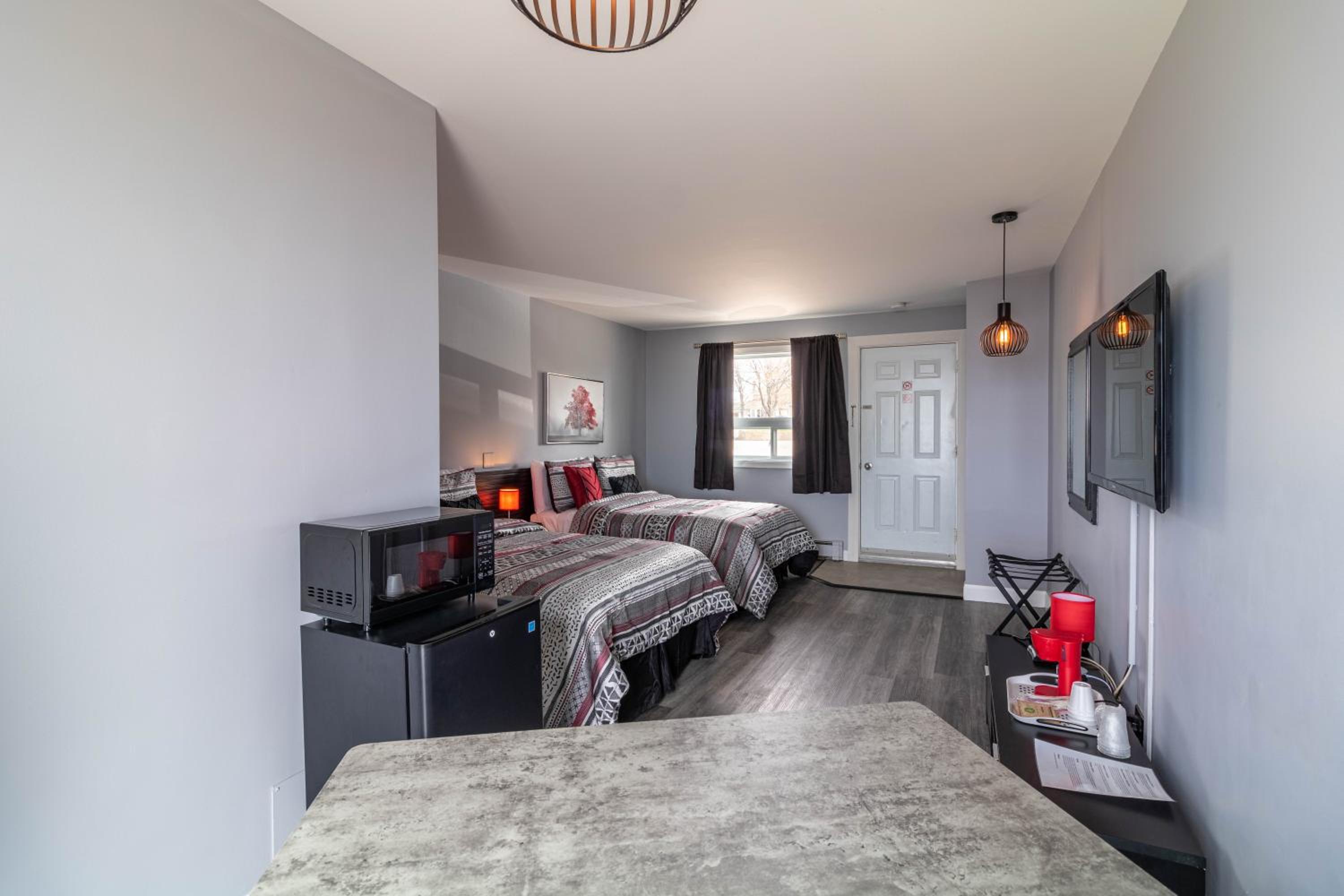 Quadruple Room - Photo 7