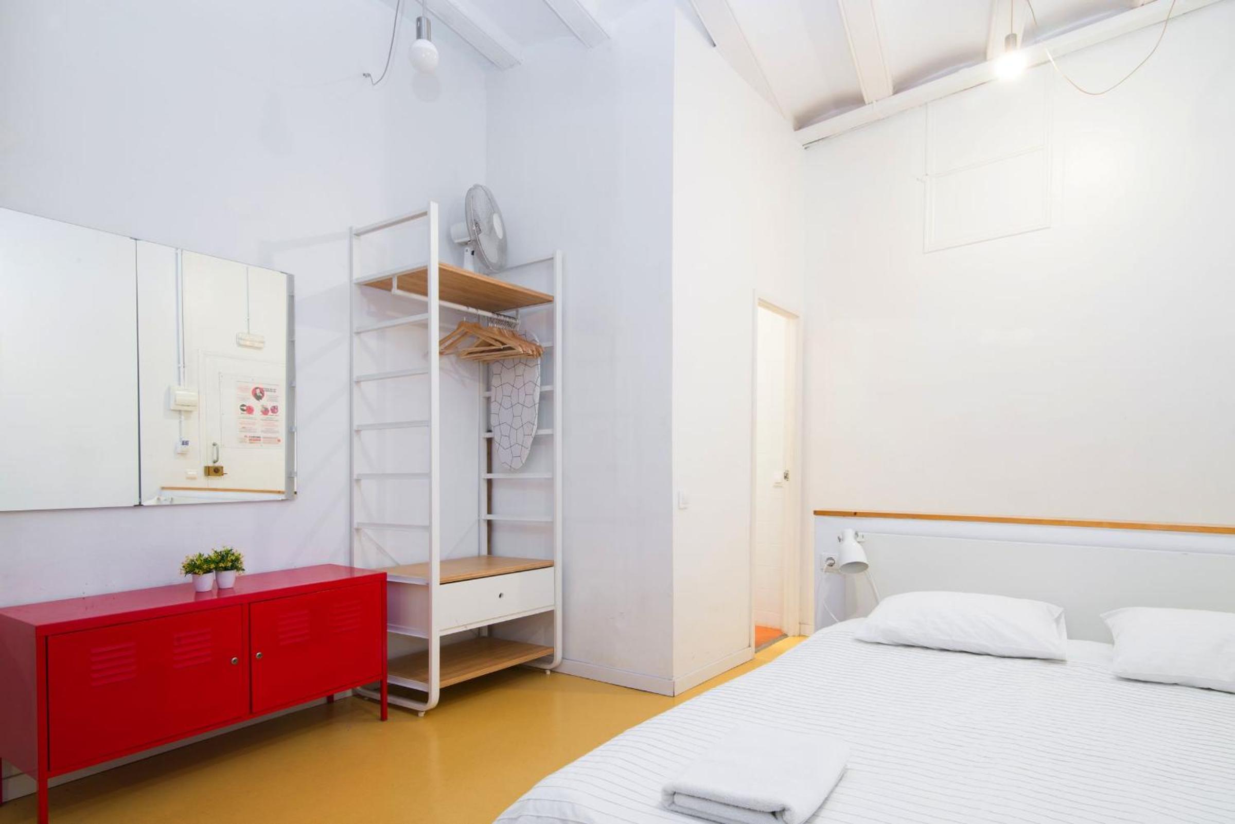 One-Bedroom Apartment photo 2
