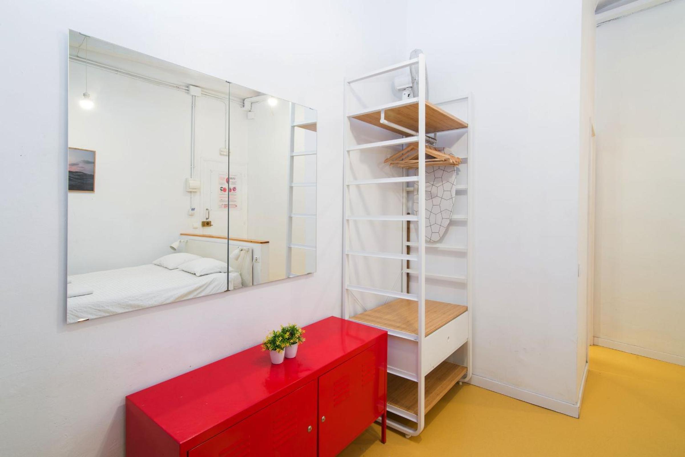 One-Bedroom Apartment photo 3