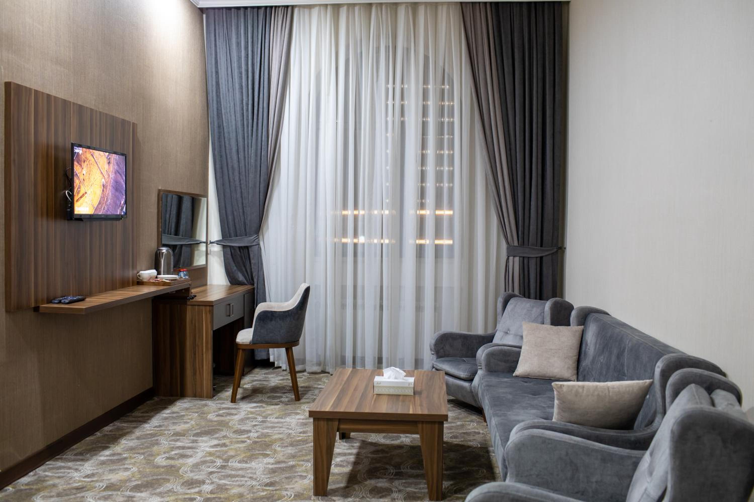Deluxe Suite photo 3
