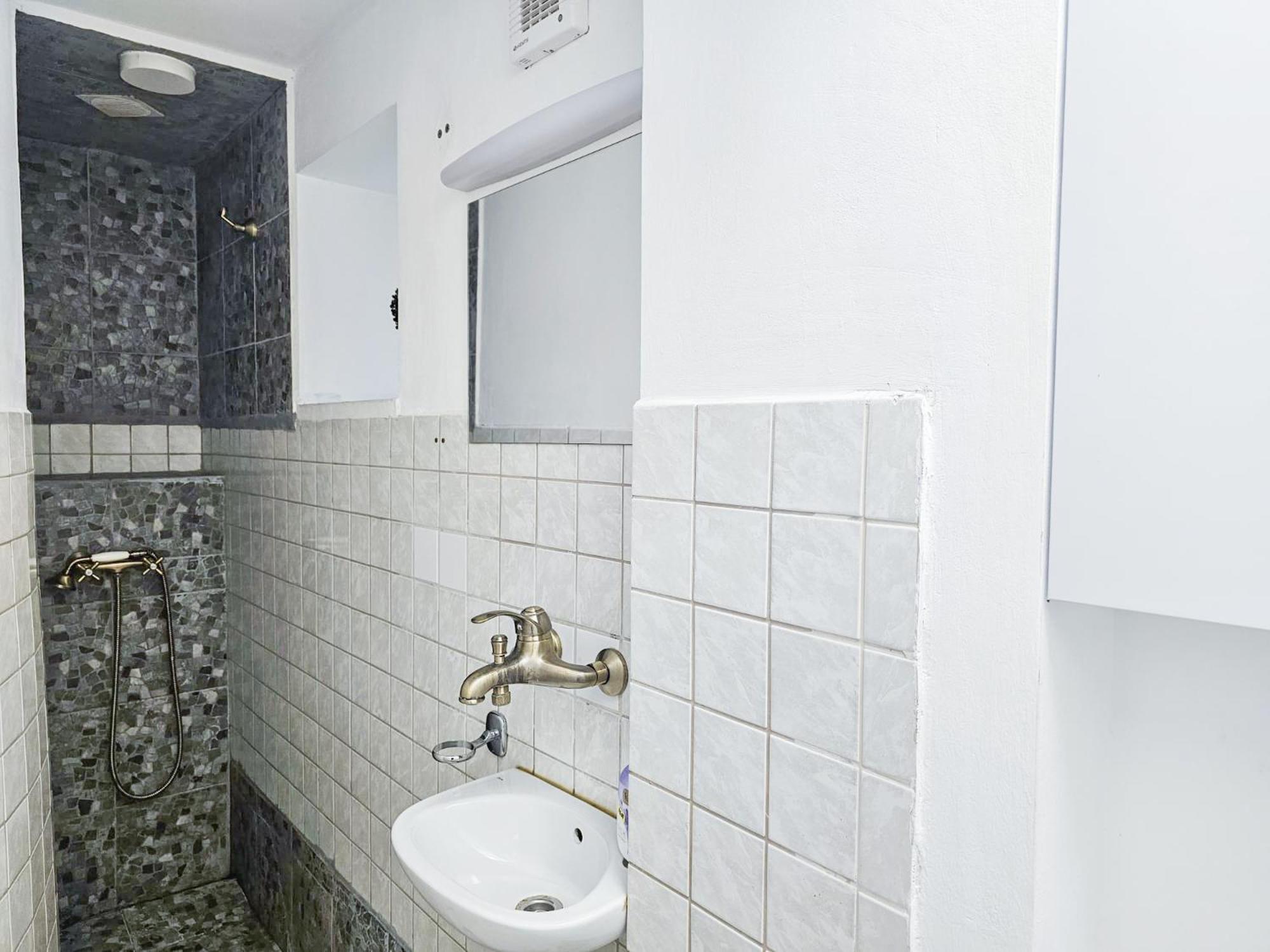 Apartment - Photo 2