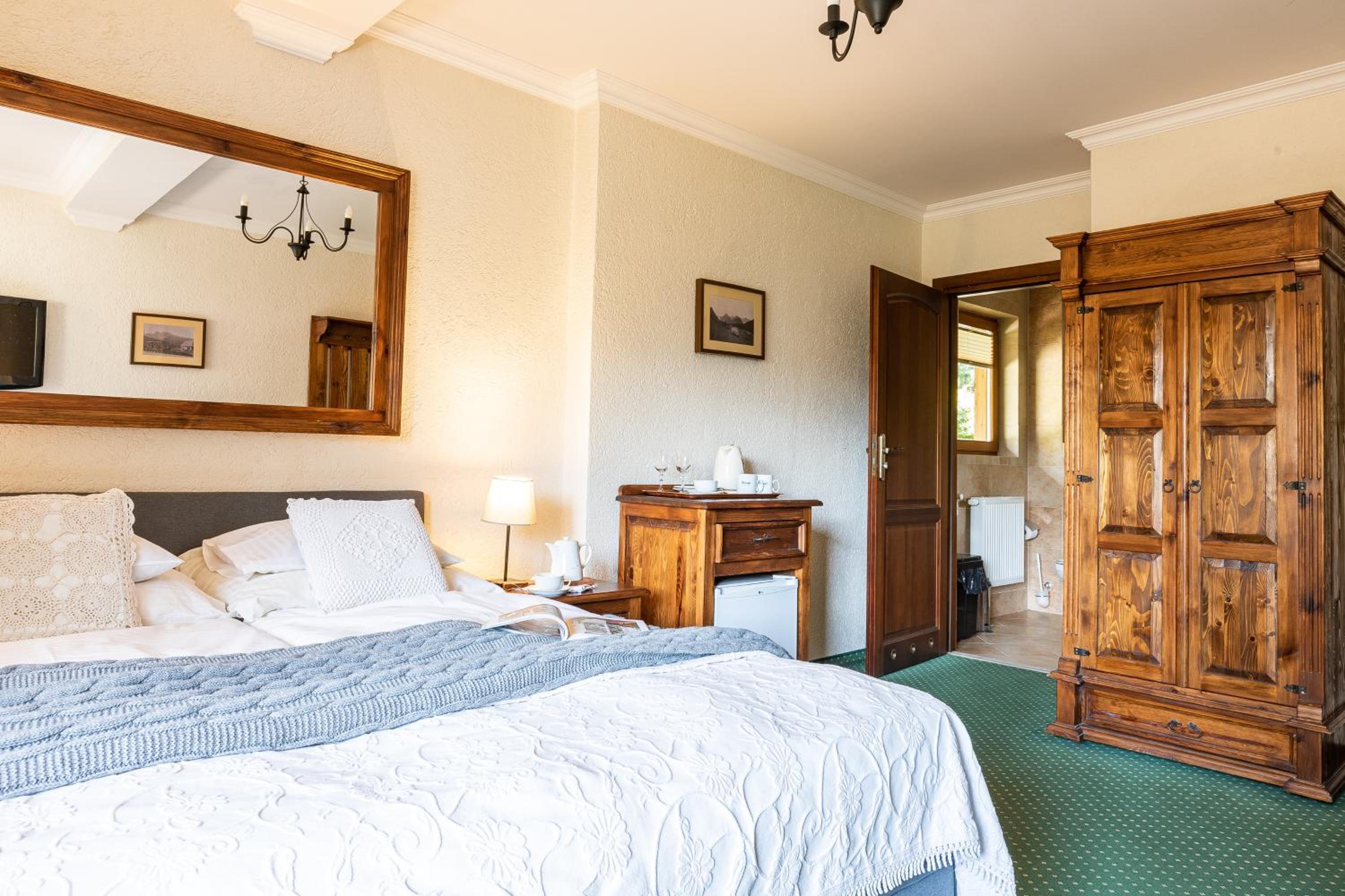 Double Room - Photo 9